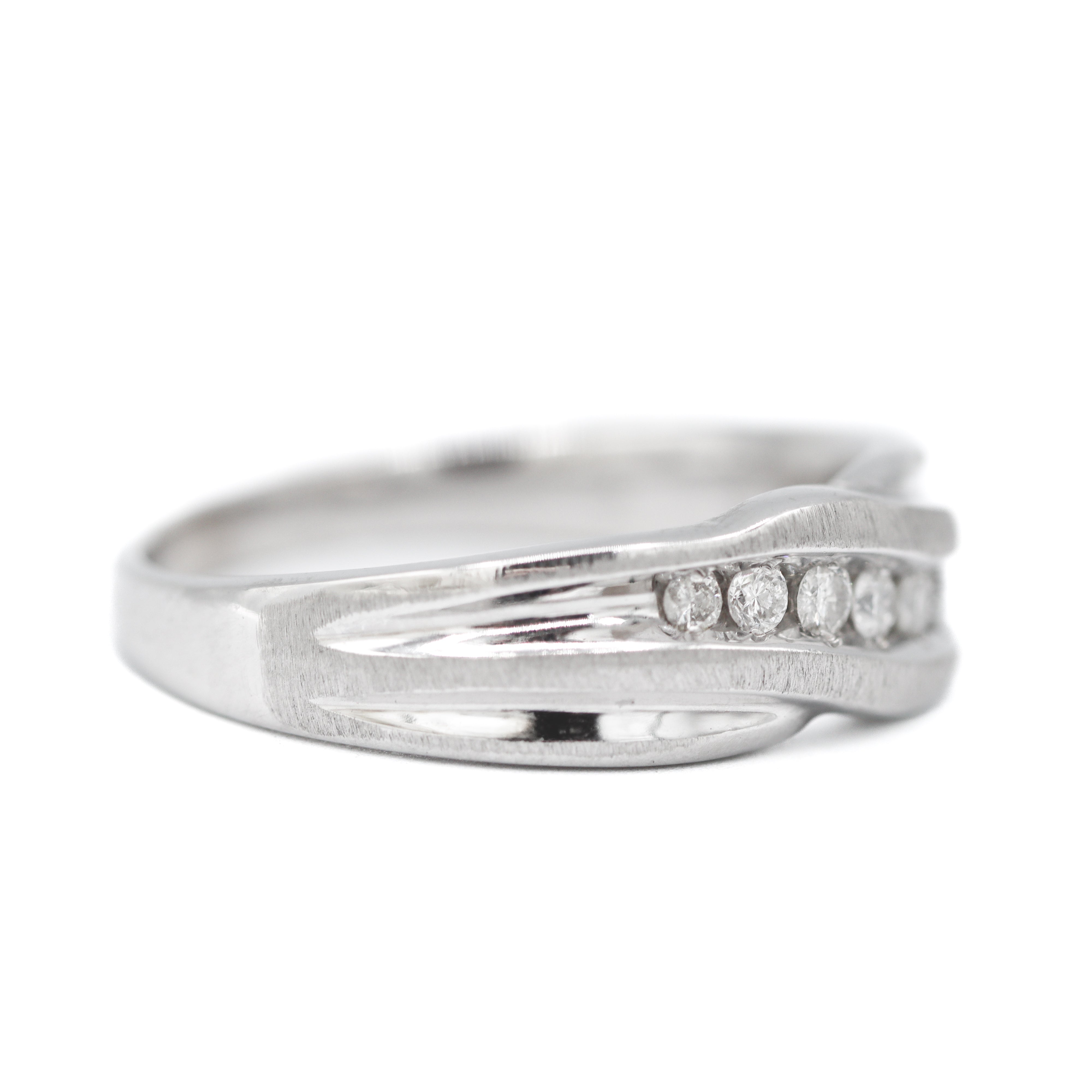 Estate Collection: 14K White Gold 0.30CTW. Diamond Men's Wedding Band