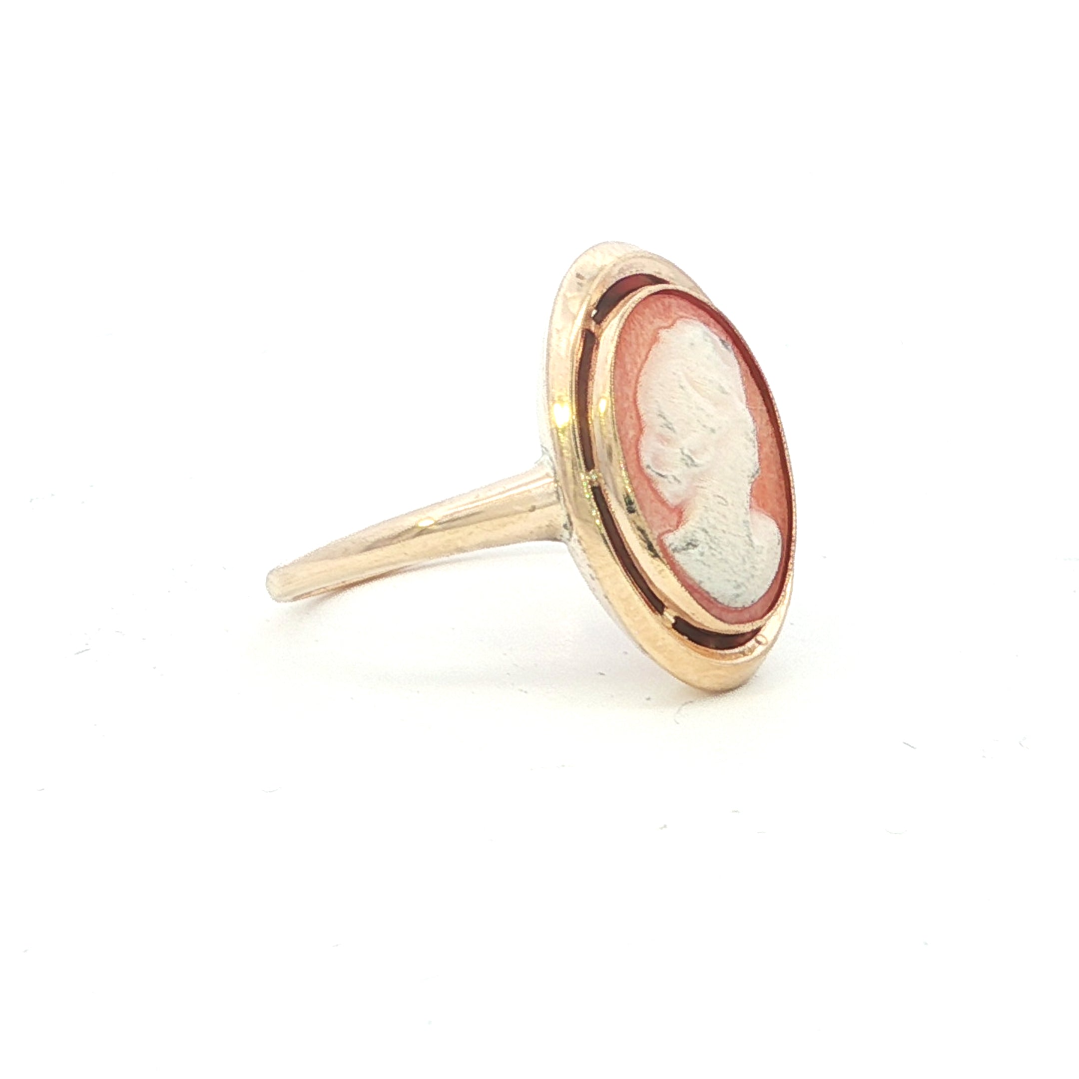Estate Collection: 10K Yellow Gold Cameo Ring