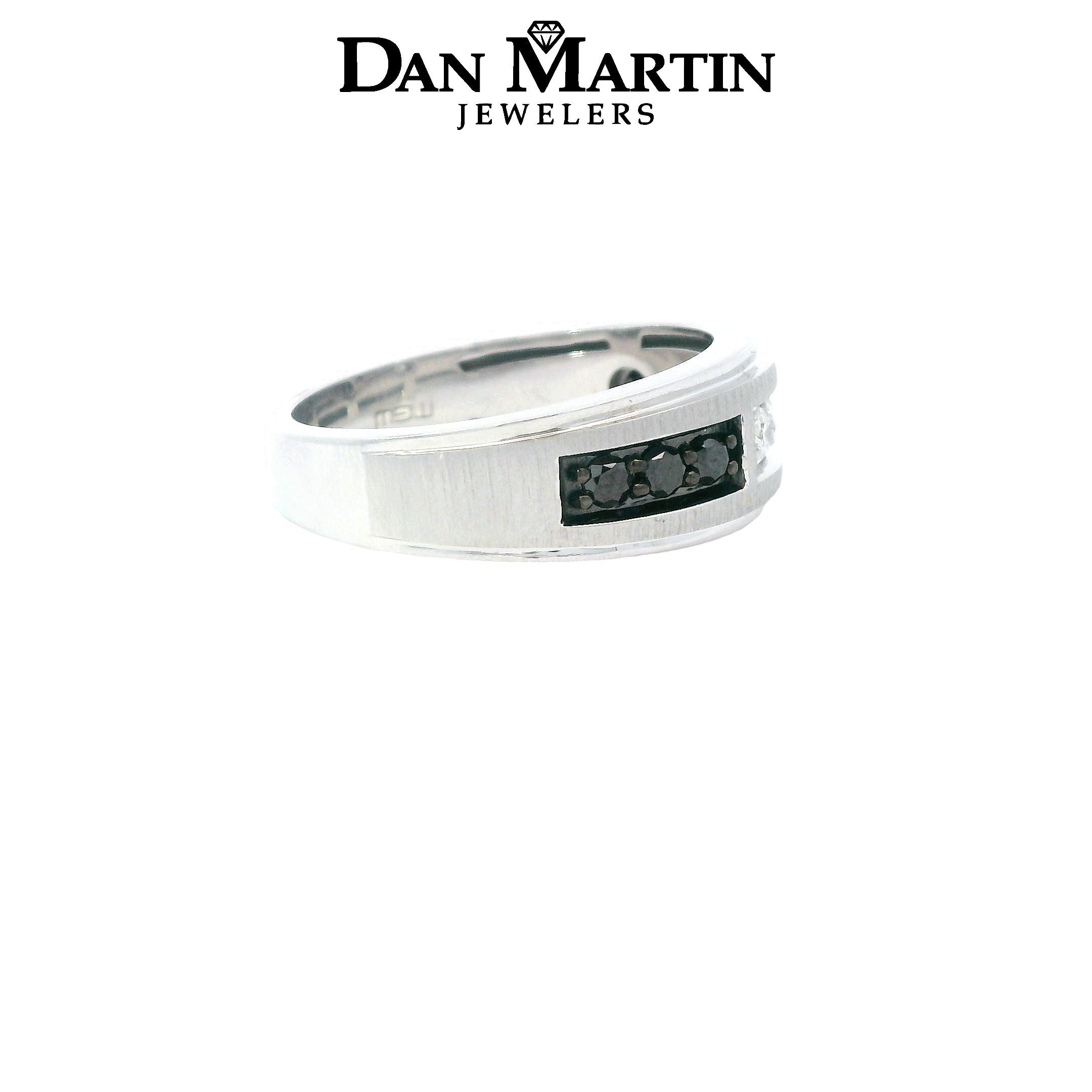 10K White Gold 1/2CT Men's White & Black Diamond Wedding Band