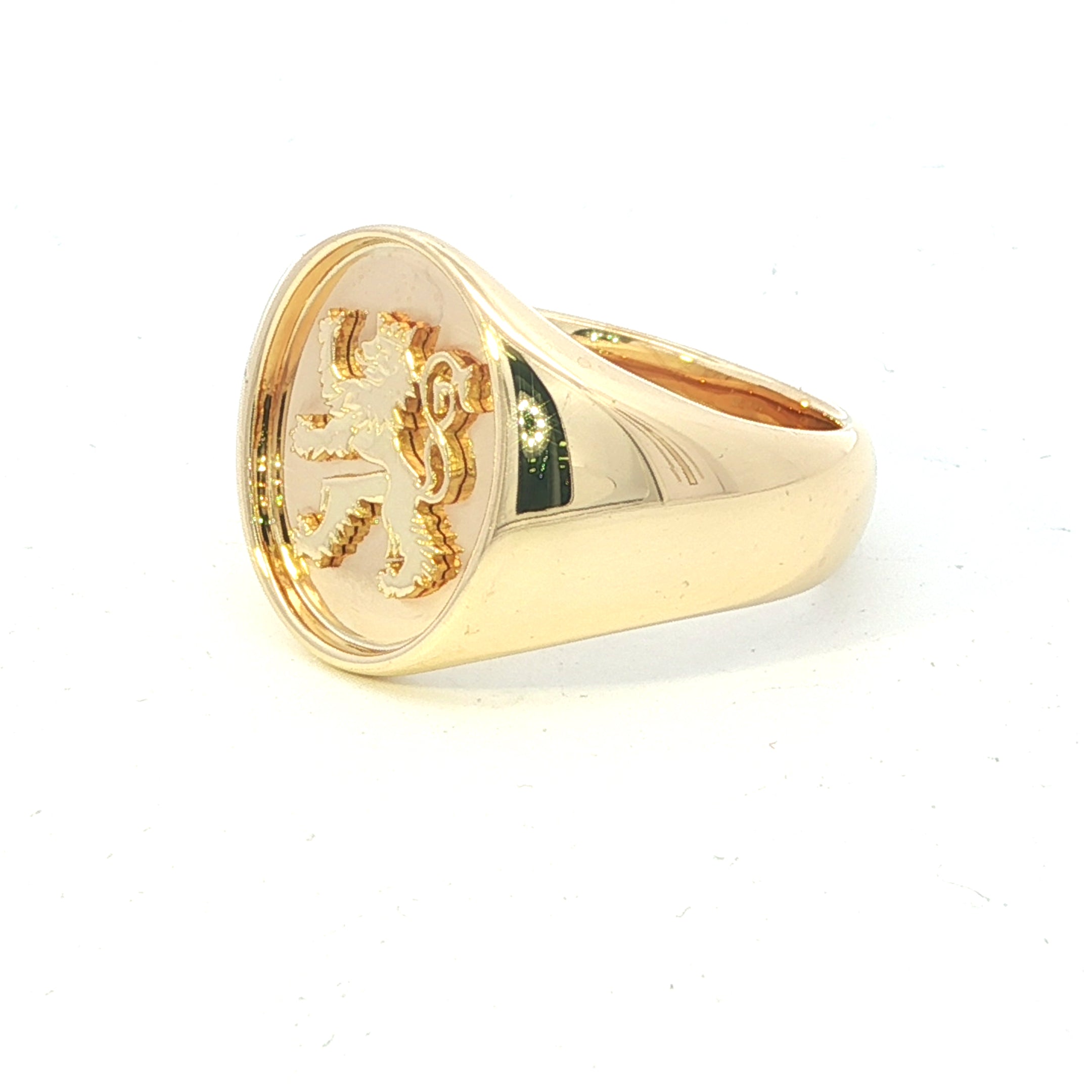Estate Collection: 18K Yellow Gold Lion Rampant Signet Men's Signet Ring
