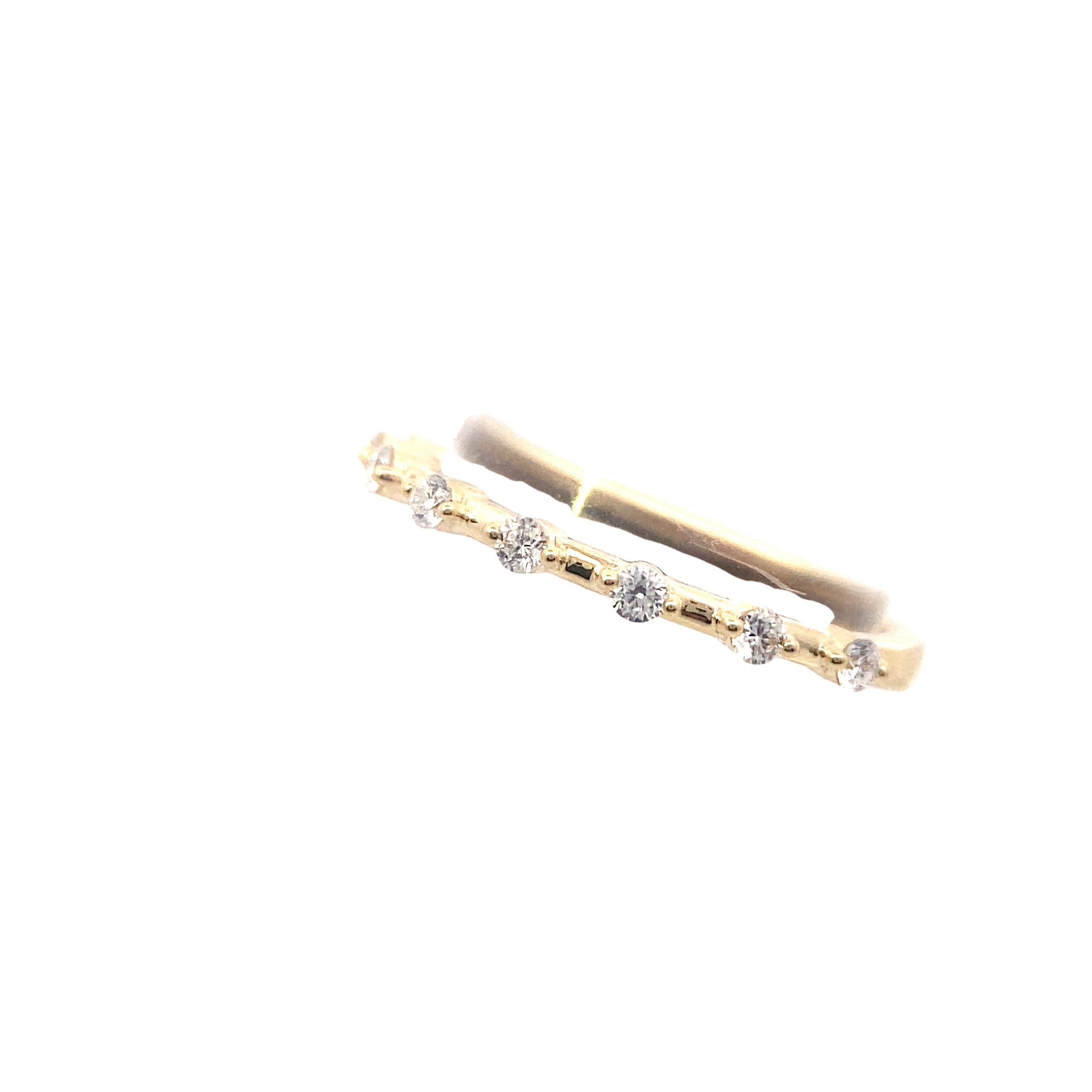 Right Side View of lab-grown diamond interspersed band