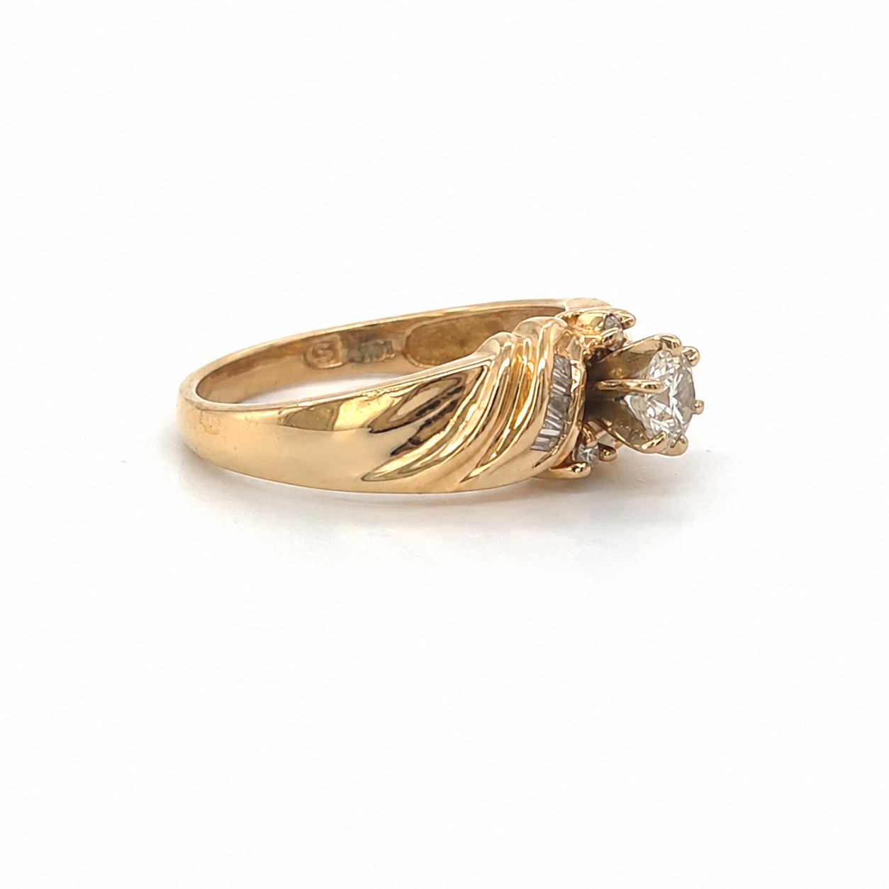Estate Collection: 14K Yellow Gold Round Diamond Engagement Ring