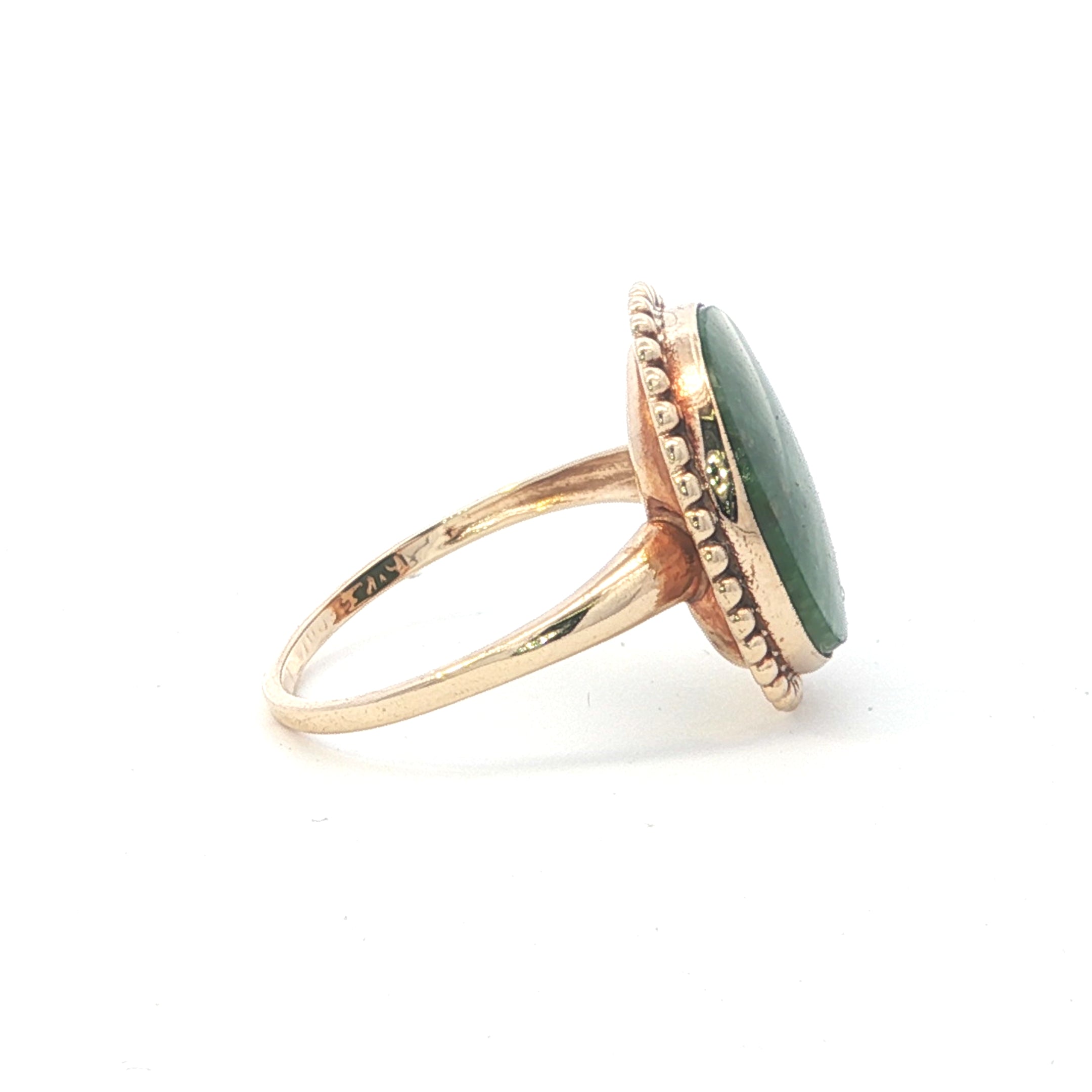 Estate Collection: 10K Yellow Gold Oval Jade Antique-Style Fashion Ring