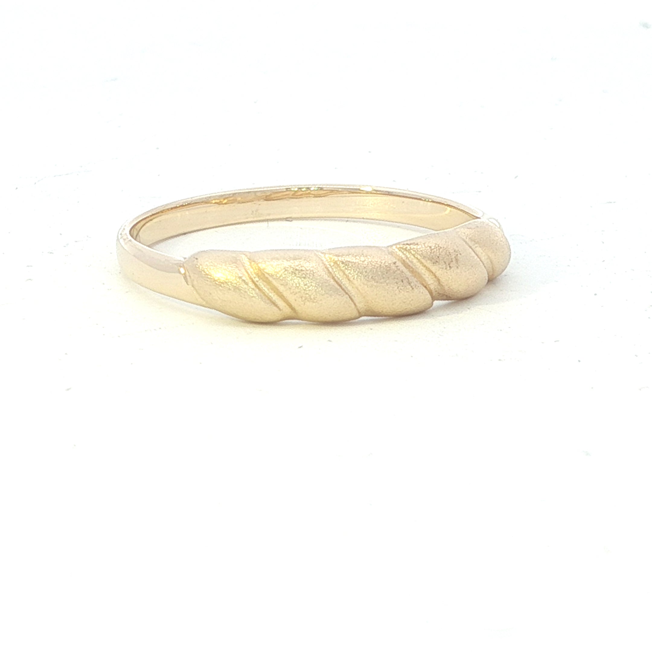 Estate Collection: 10K Yellow Gold Twisted Band