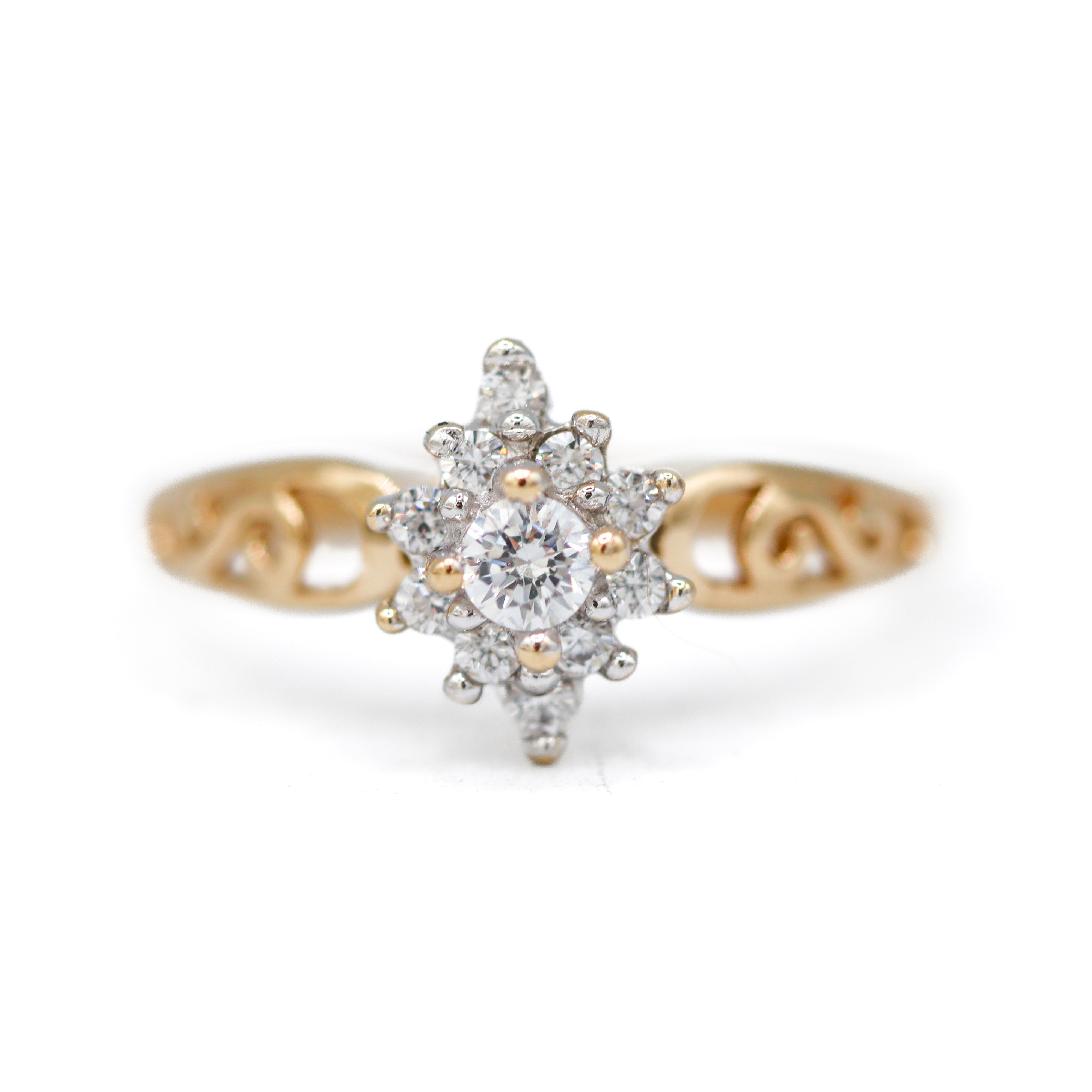 Estate Collection: 10K Yellow Gold 0.25CTW. Diamond Cluster & Scroll Filigree Ring