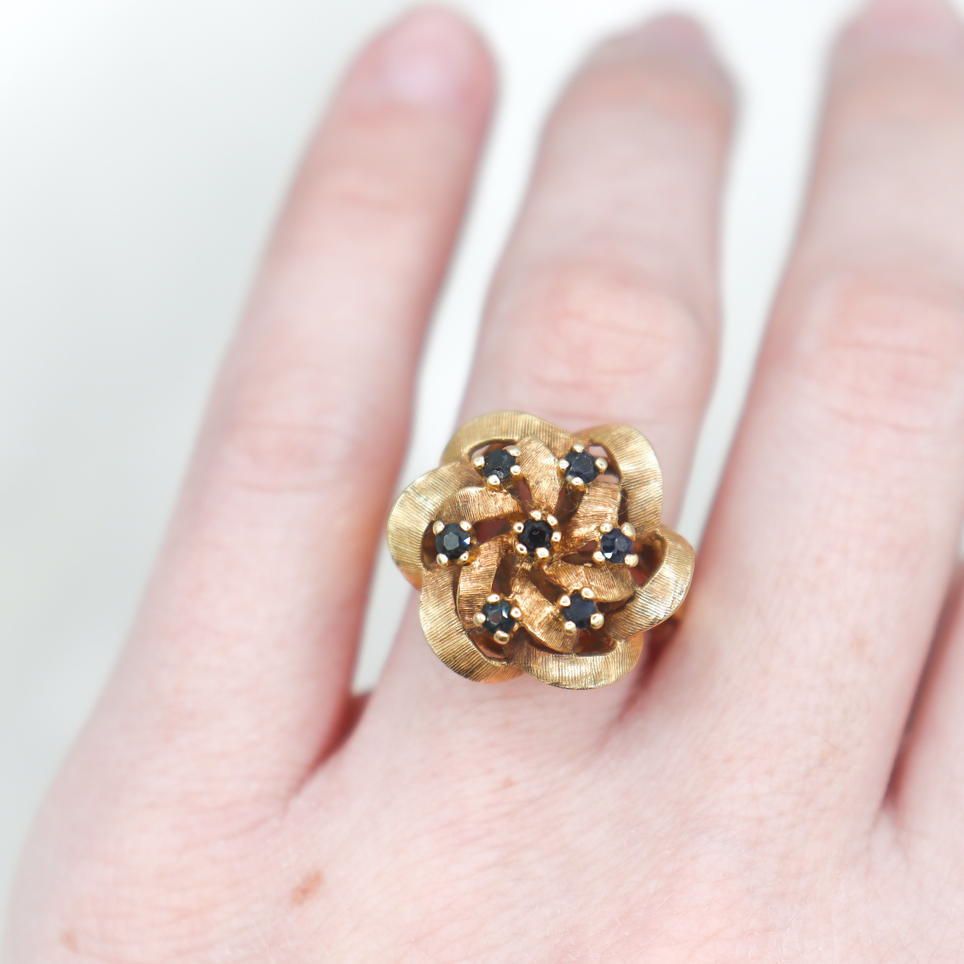 14K Yellow Gold Blue Sapphire Bow design Cocktail Ring