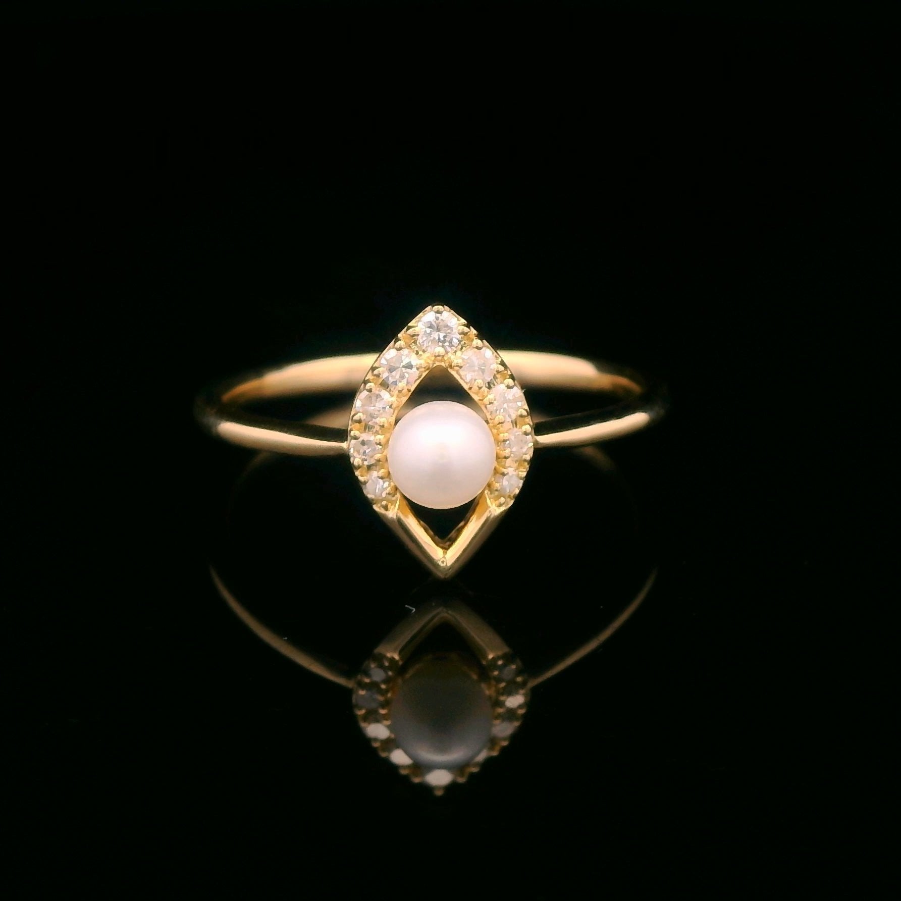 14k Yellow Gold 1/10 CTW Diamond Pearl Ring
