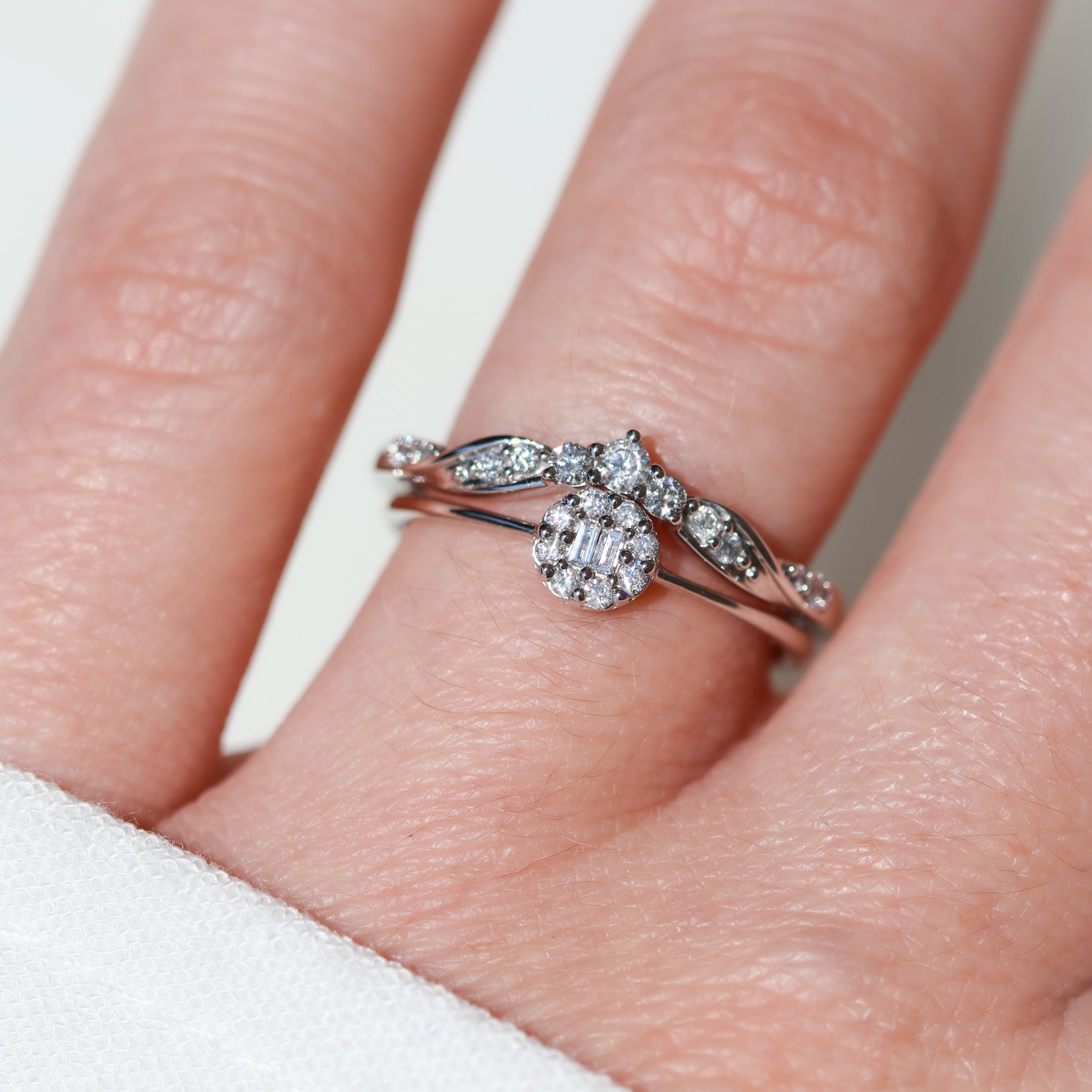 10K White Gold 1/6CT. Diamond Crown Wedding Band