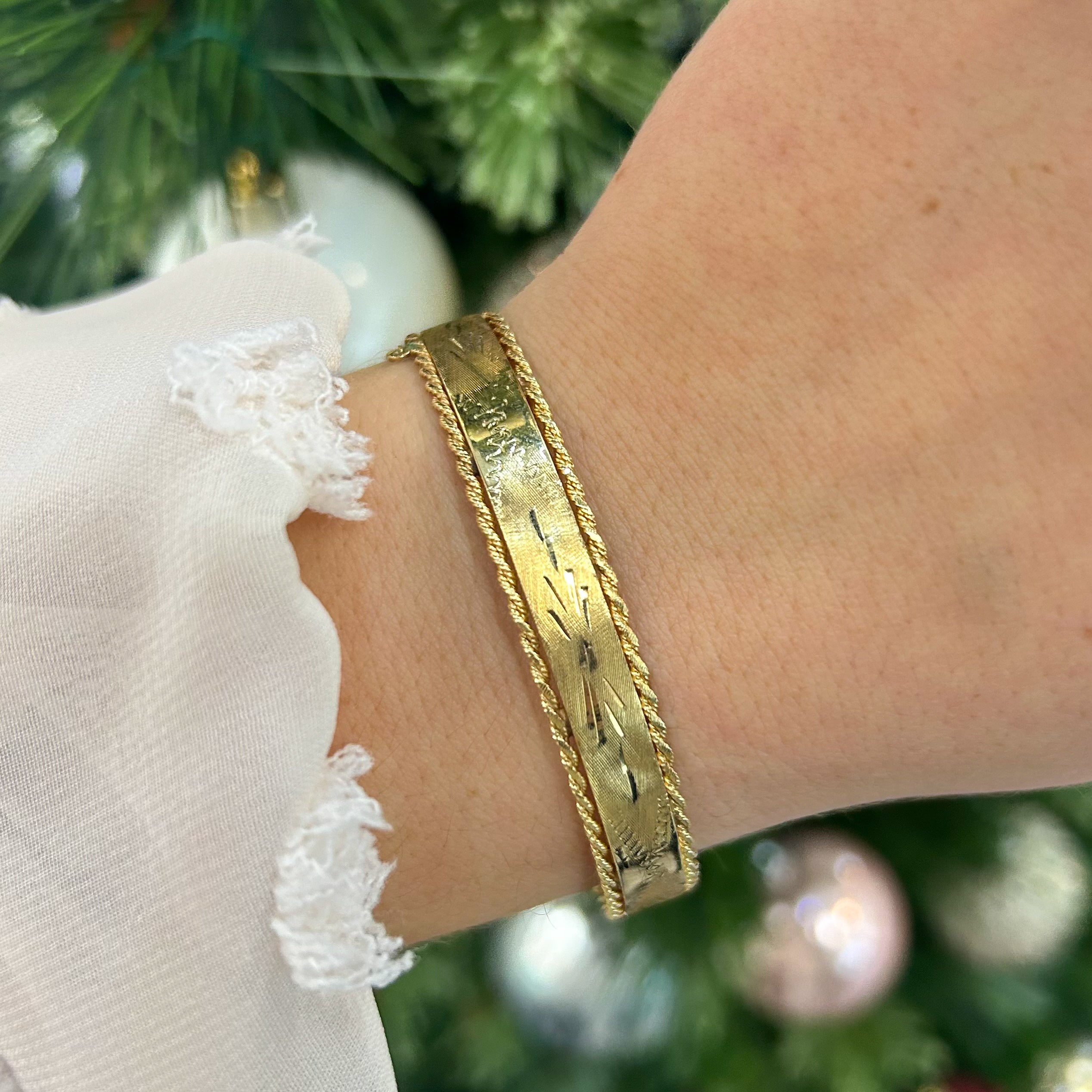 Estate Collection: 14K Yellow Gold Rope Edge Fancy Bangle Bracelet