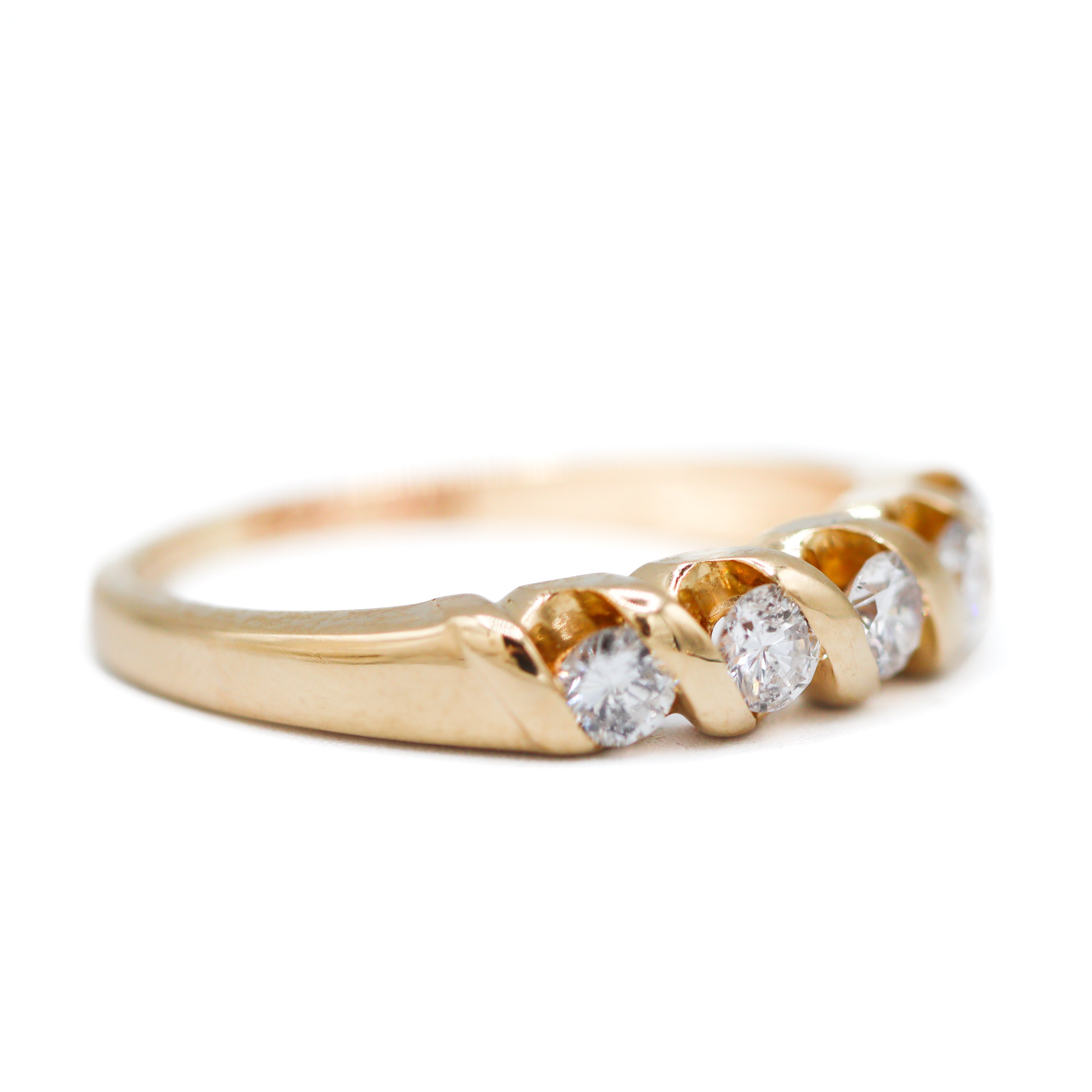 Estate Collection: 14K Yellow Gold 0.5CTW. Diamond 5-Stone Ribbon-Set Band