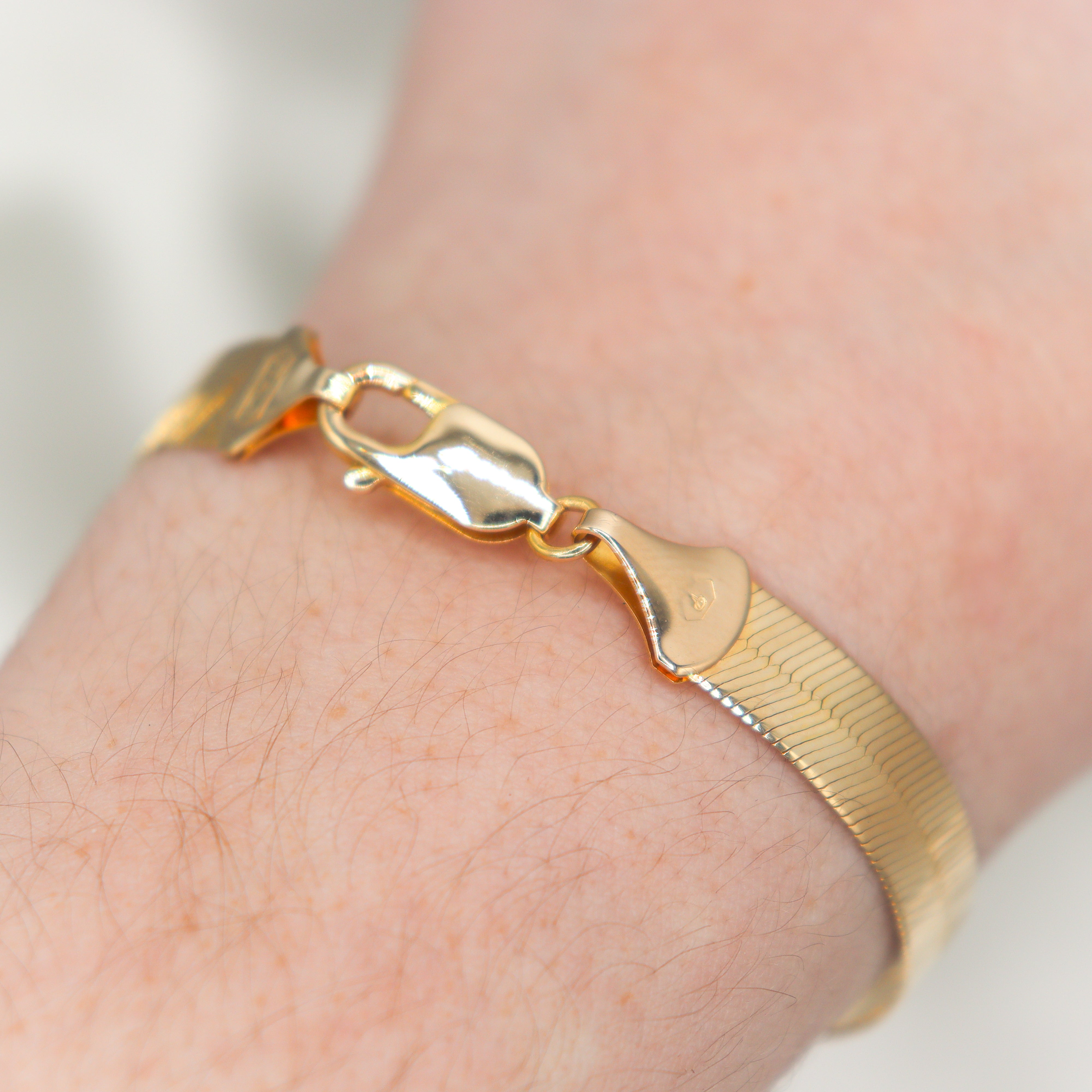 Estate Clasp 10K Yellow Gold 8MM 7" Herringbone Bracelet