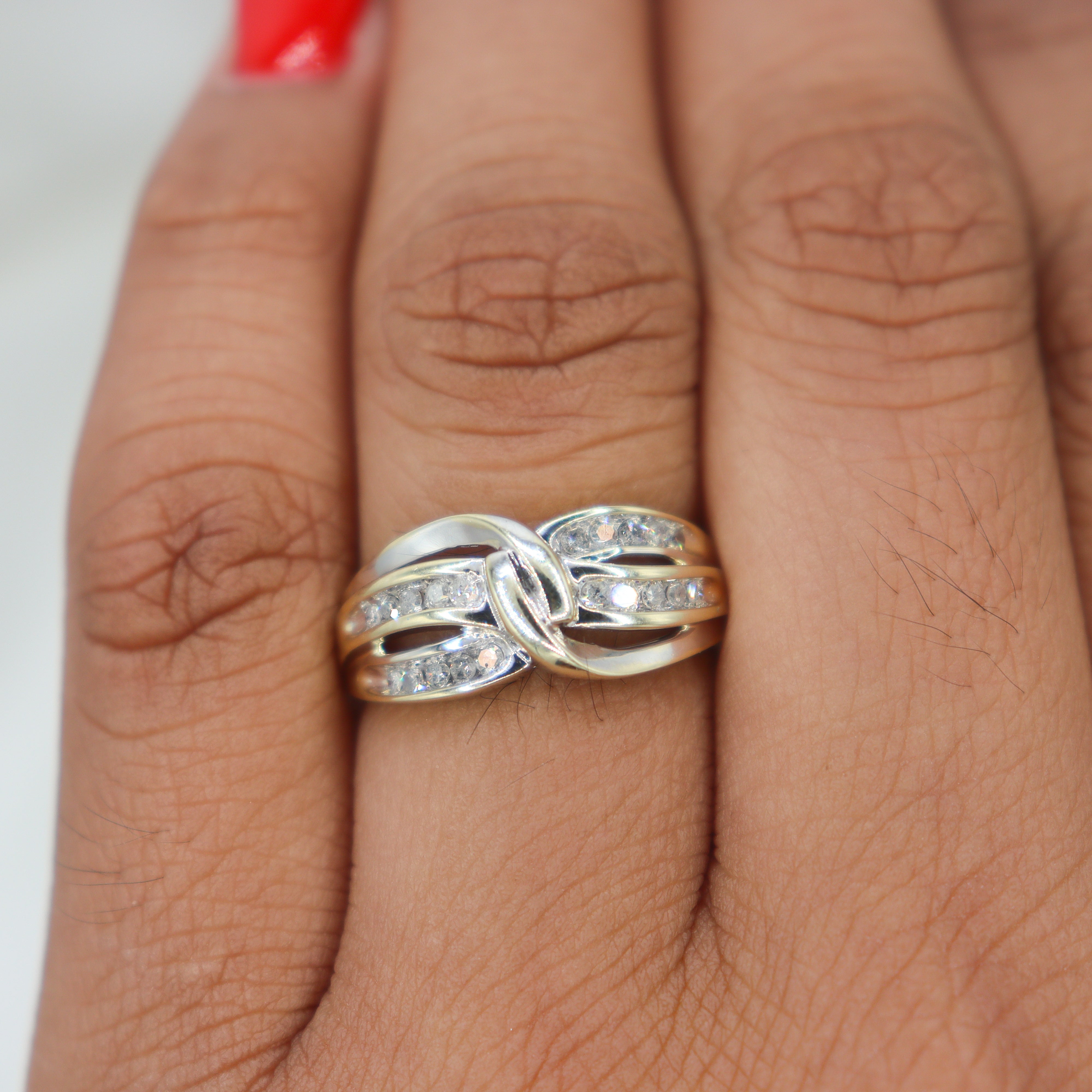 Estate Collection: 10K Yellow Gold 0.20CTW. Diamond Cocktail Ring