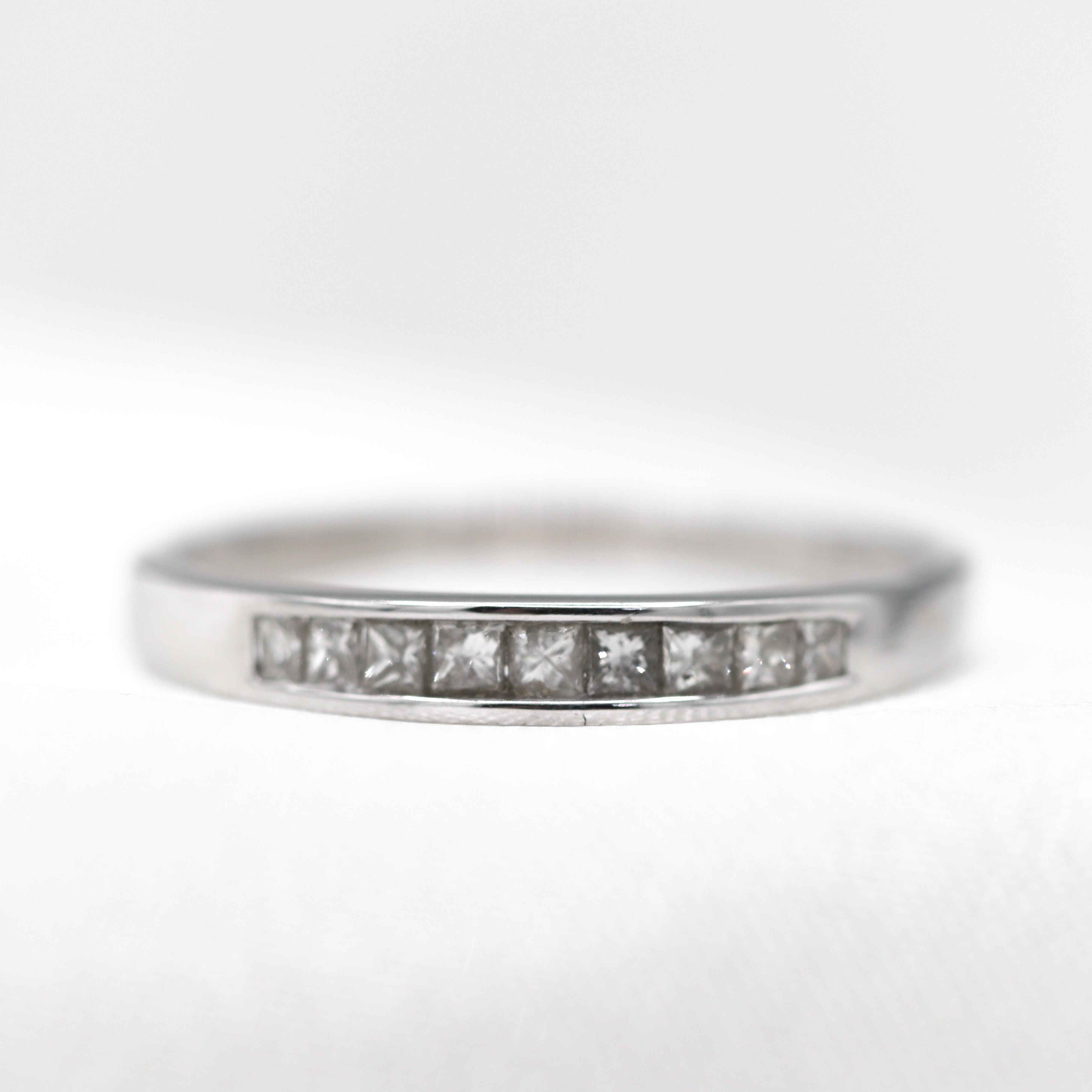 Estate Collection: 14K White Gold 0.20CTW Diamond Channel Set Band