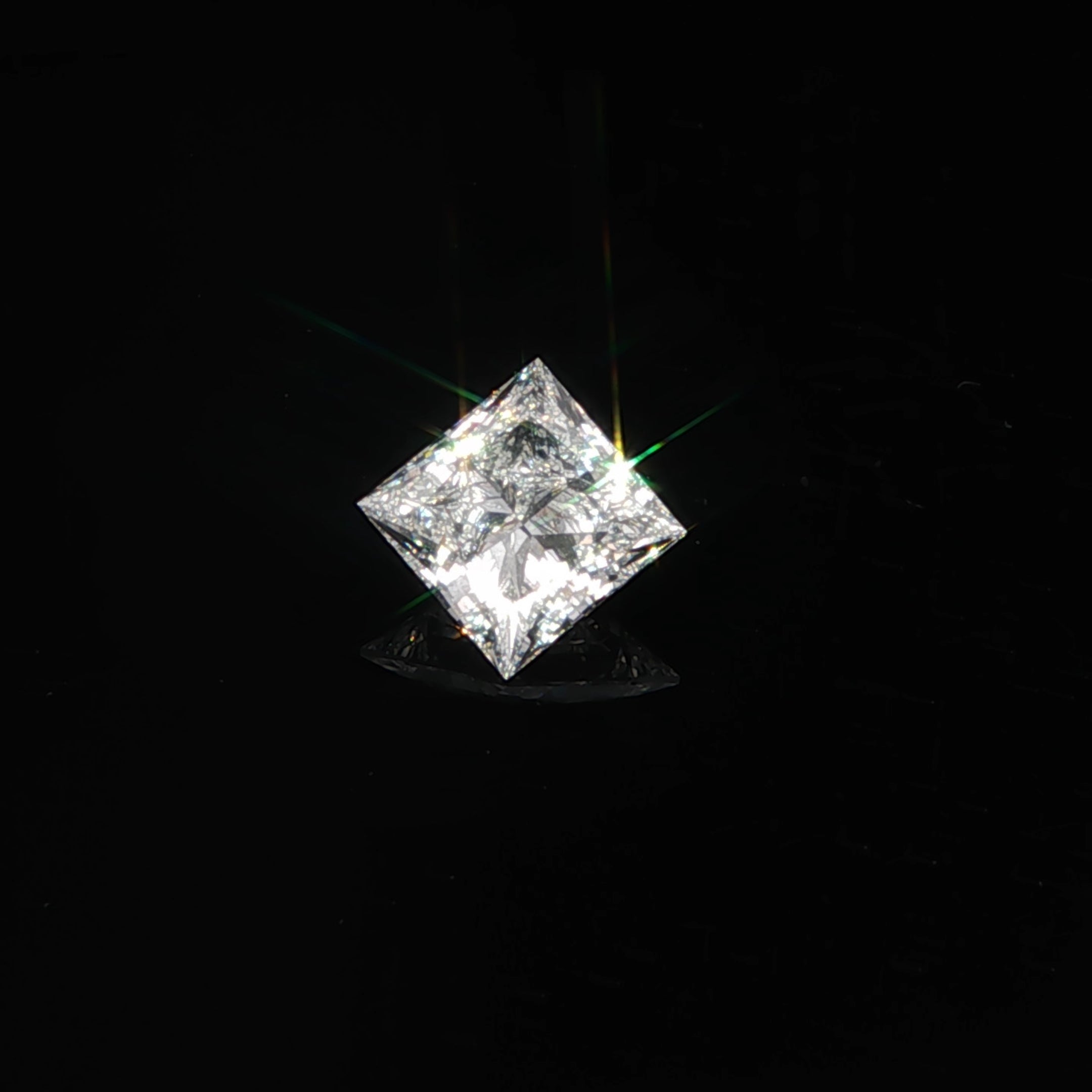 1.43CT. Certified Loose Princess-Cut Lab-Grown Diamond IGI LG737561469 D/VVS2
