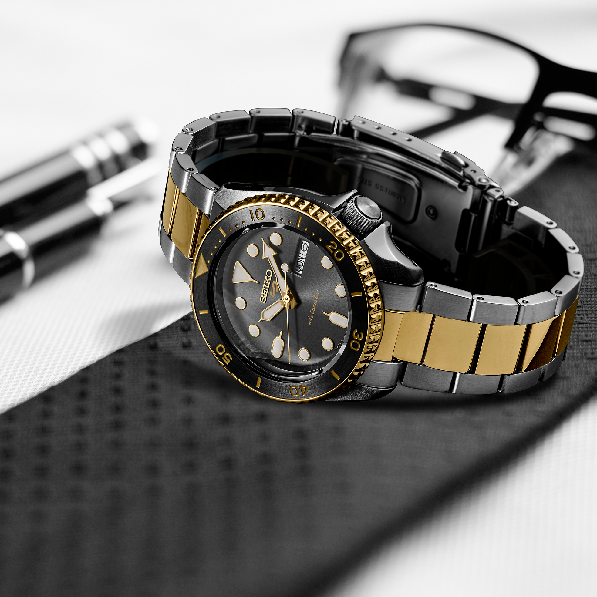 SEIKO MEN'S 5 SPORTS Automatic Gray-Dial & Two-Tone Watch