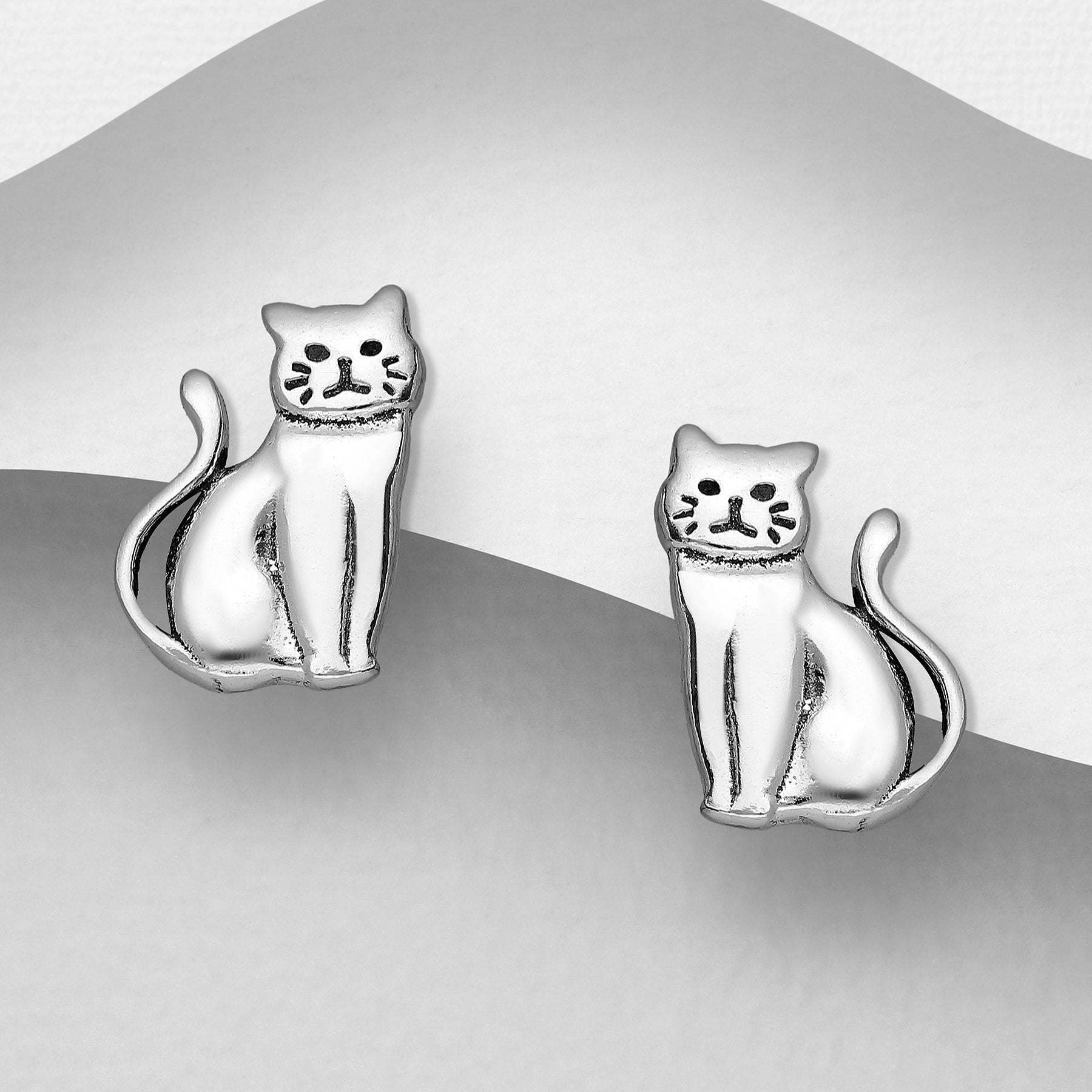 CARA Sterling Silver Fancy Sitting Cat Stud Earrings
