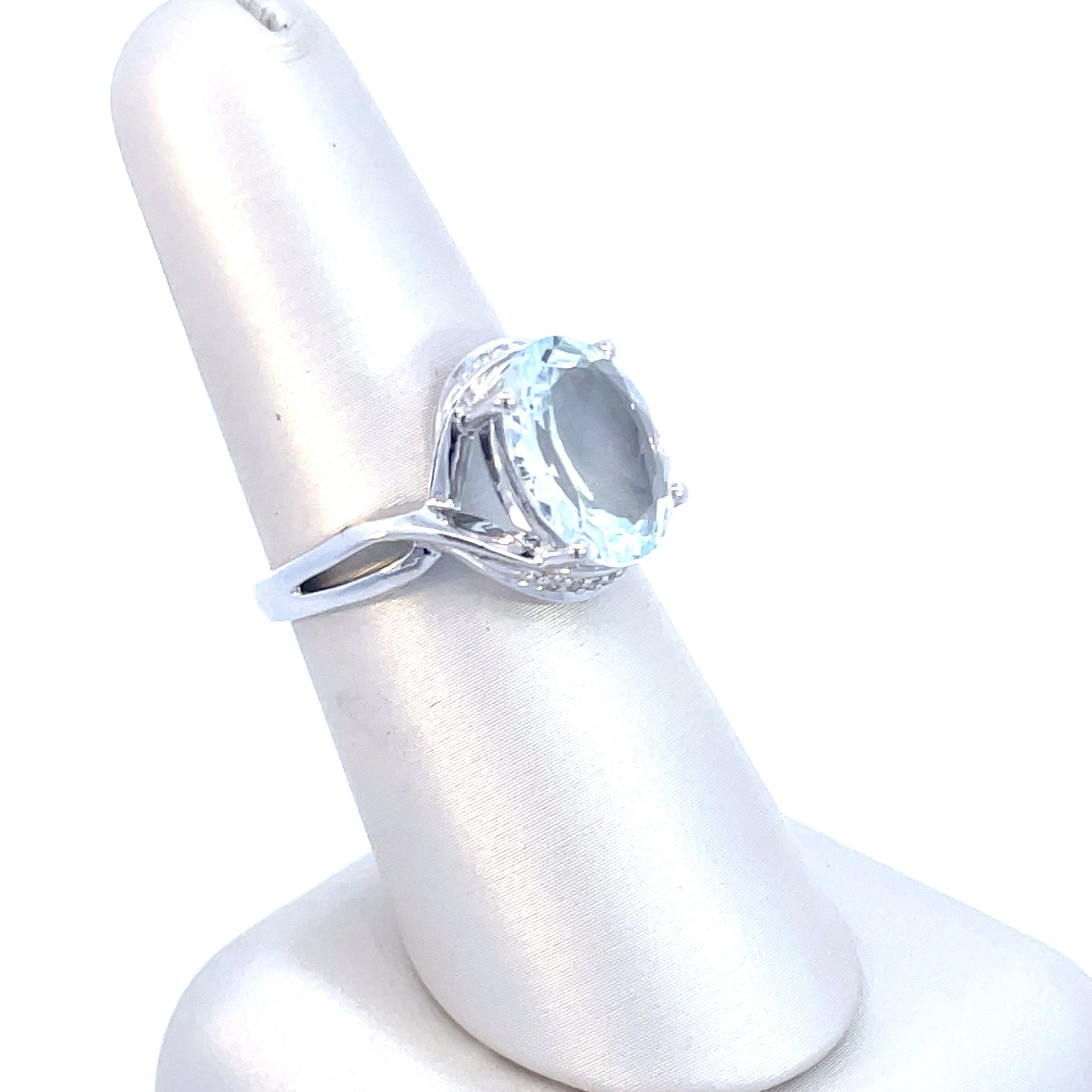 Sterling Silver 1/20CT. Diamond & 3.50CT. Aquamarine Ring