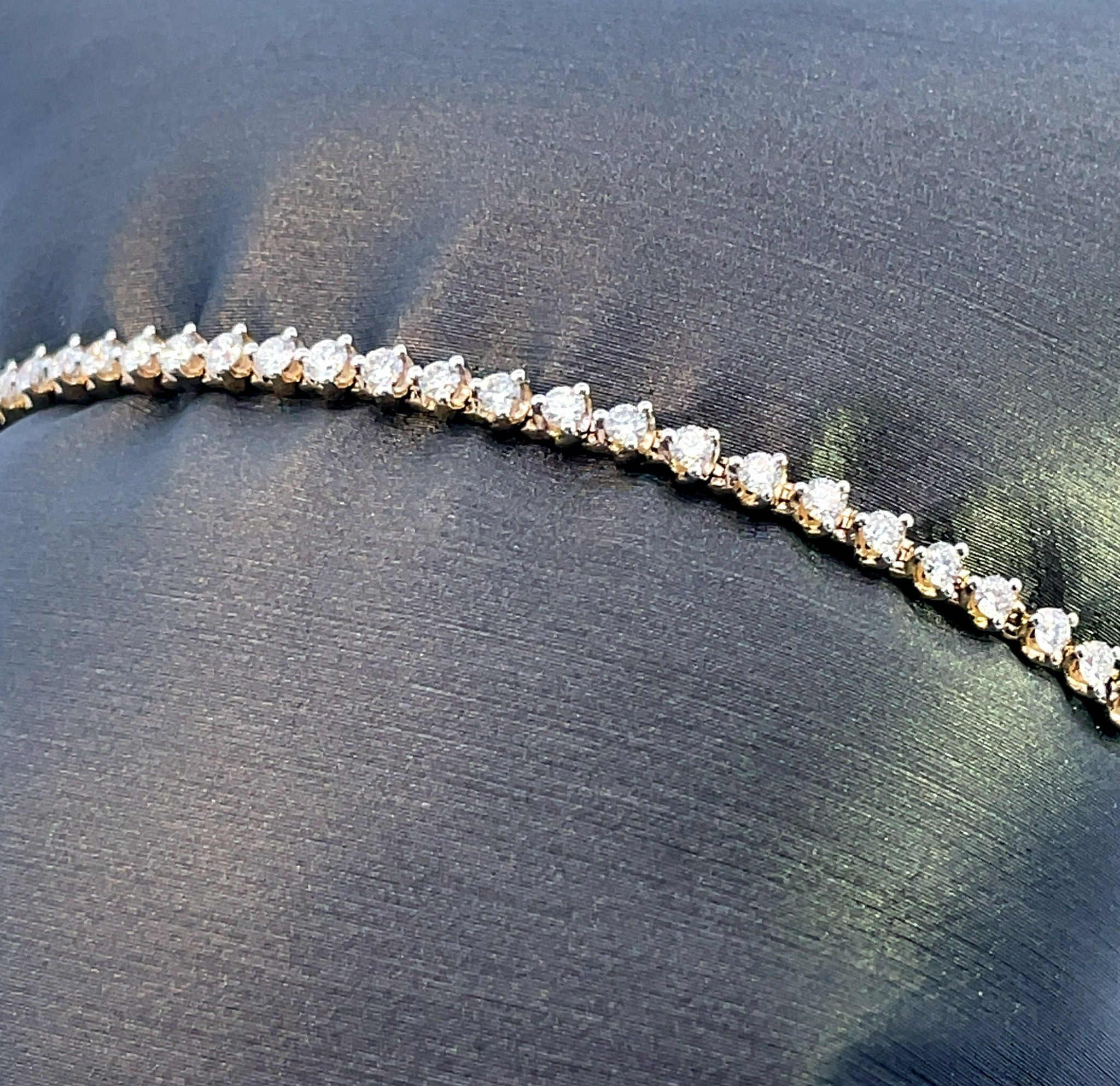 14K Yellow Gold 2CTW. Natural Diamond Tennis Bracelet