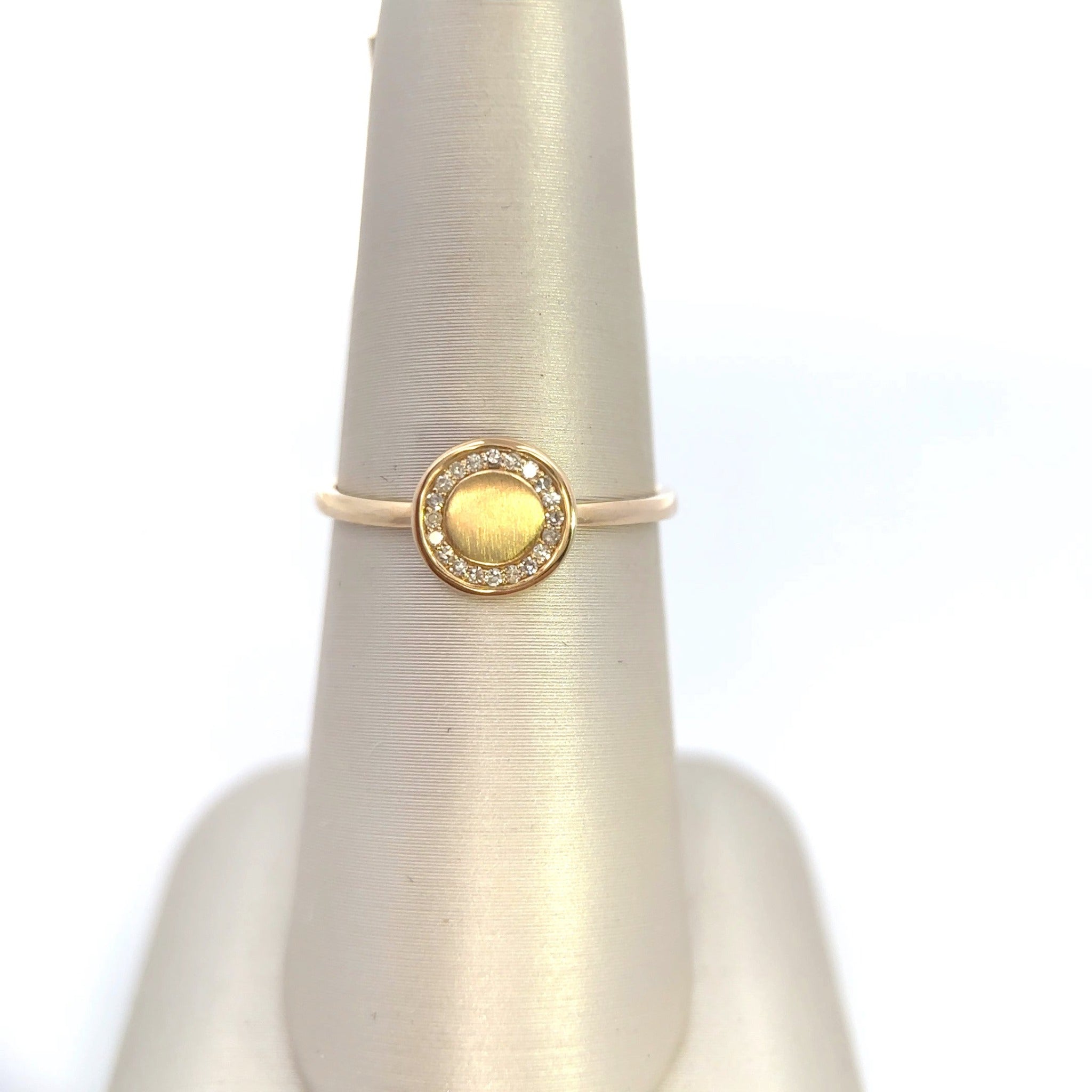 10K Yellow Gold Circle .05ctw Diamond Ring