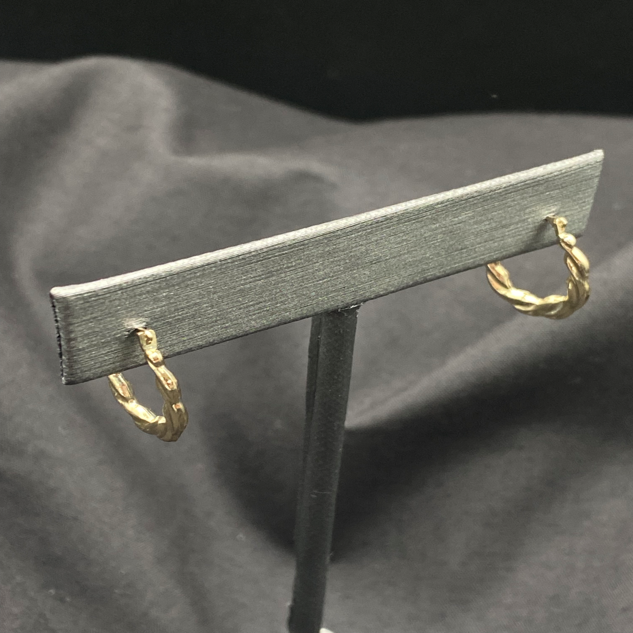 Twist Oval Hoops