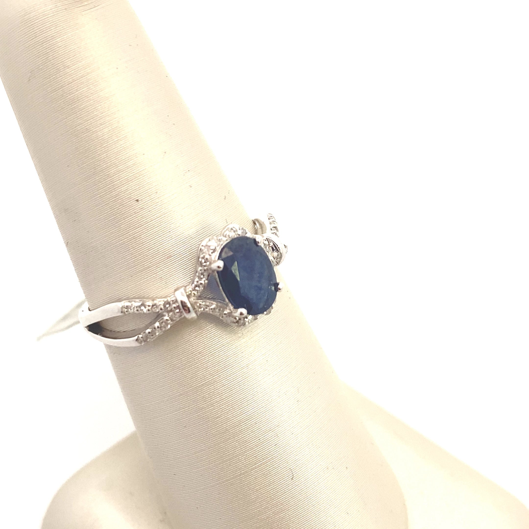 14K WG .14CT Diamond & Oval Sapphire Ring