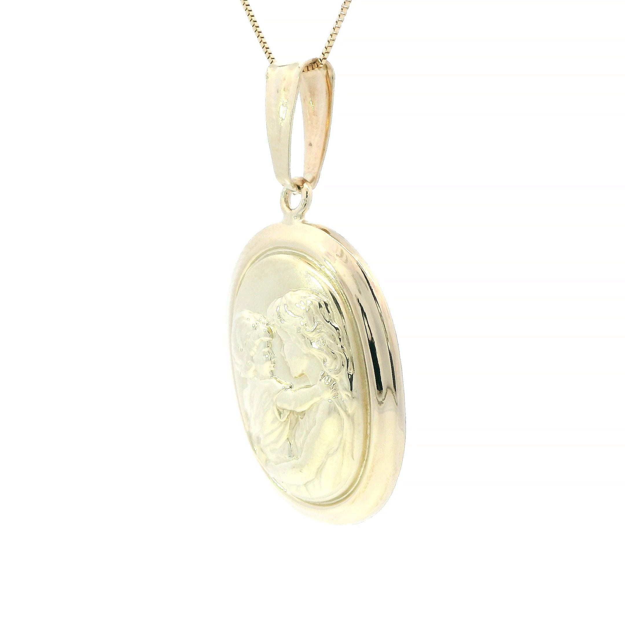 Estate Collection: 14K Yellow Gold Oval Mother & Child Pendant with Chain