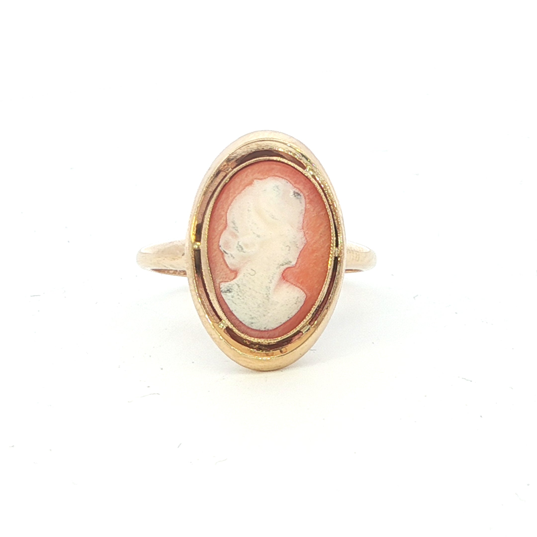 Estate Collection: 10K Yellow Gold Cameo Ring