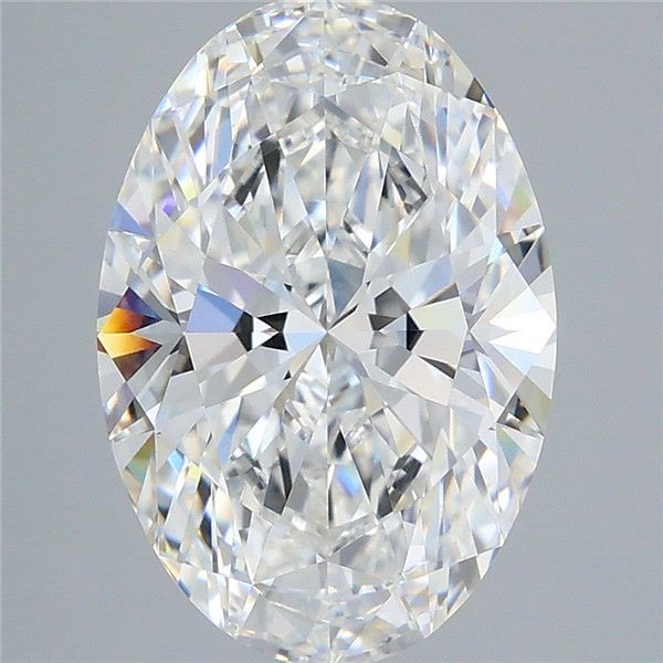 Face-up view of the 4.64-carat oval brilliant lab-grown diamond, E color and VVS2 clarity, IGI LG803635315.