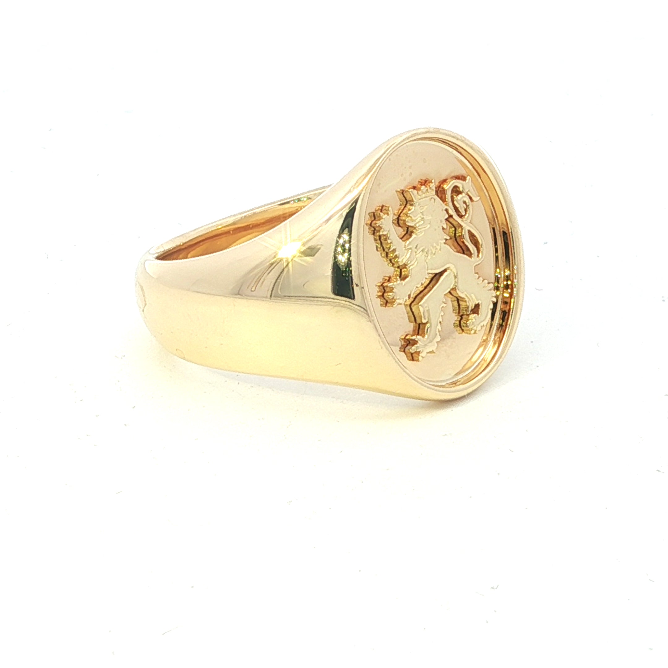 Estate Collection: 18K Yellow Gold Lion Rampant Signet Men's Signet Ring