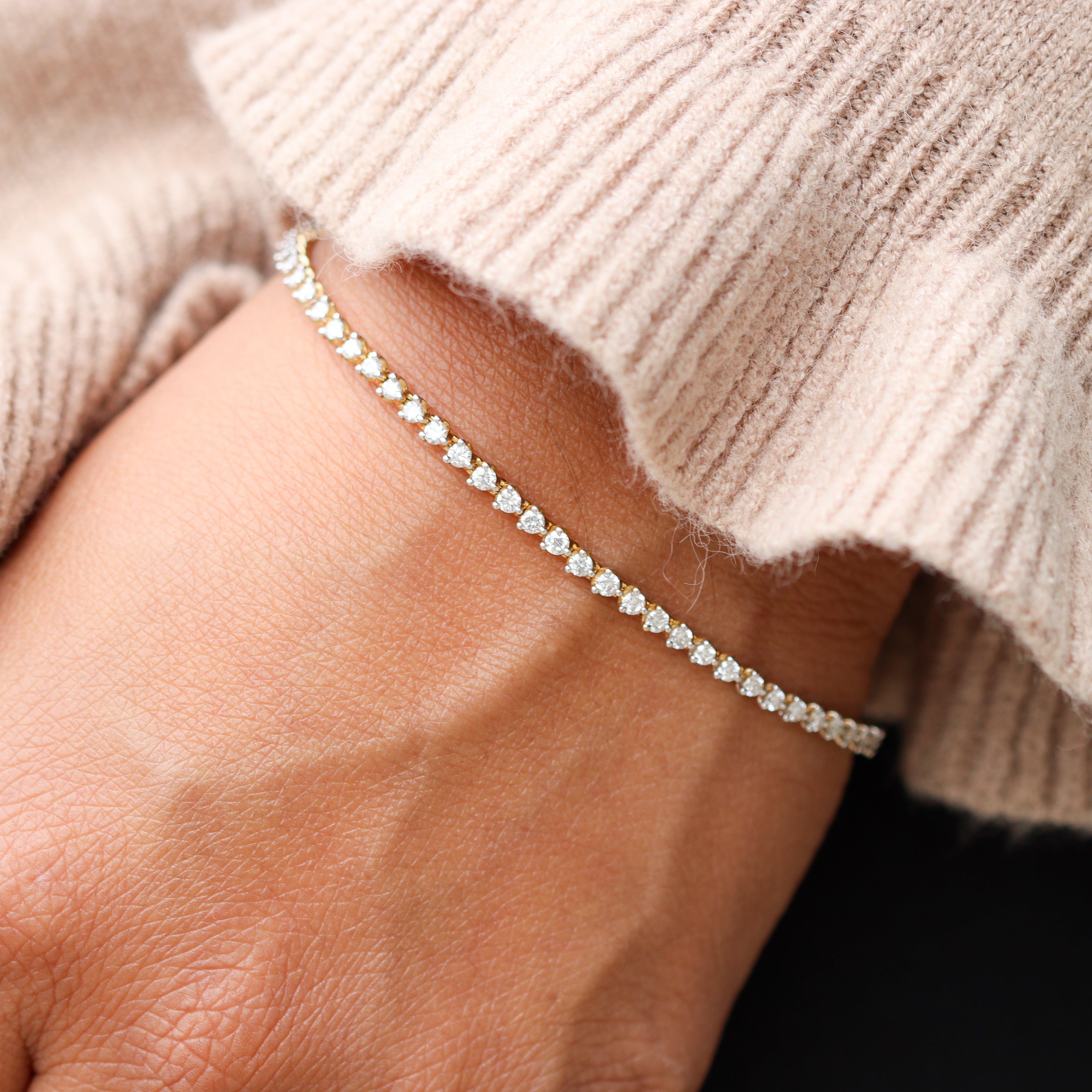 14K Yellow Gold 2CTW. Natural Diamond Tennis Bracelet
