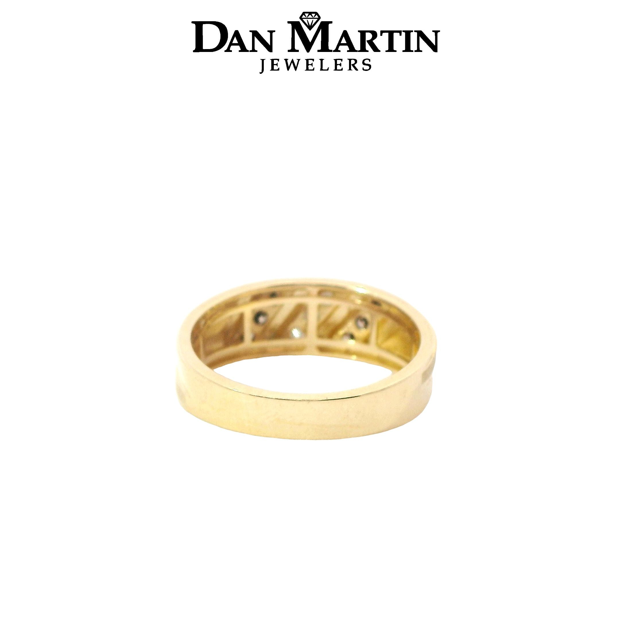 10K Yellow Gold 1/3CT. Men's White & Chocolate Diamond Wedding Band