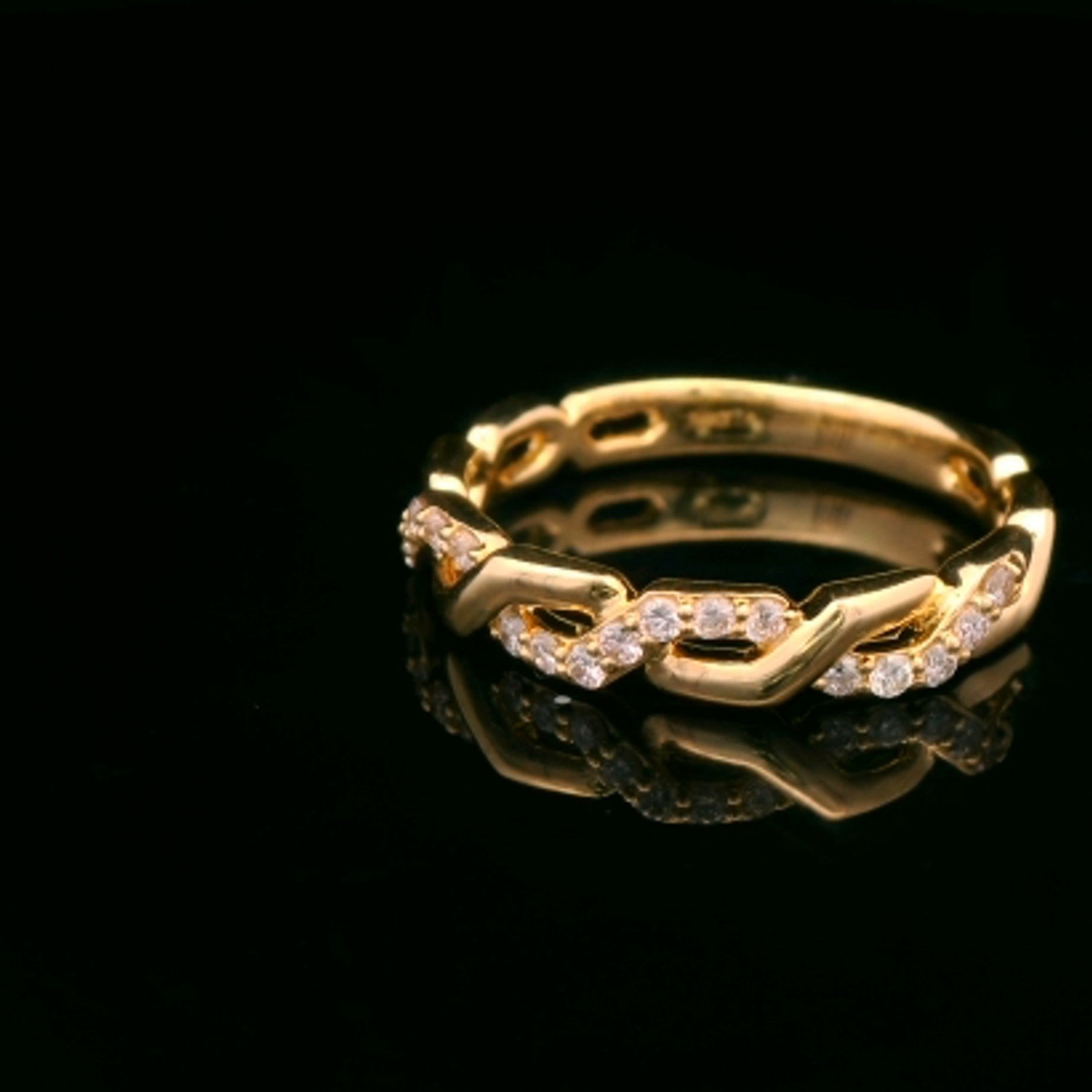 14k Yellow Gold 1/5 CTW Diamond Chain Design Ring