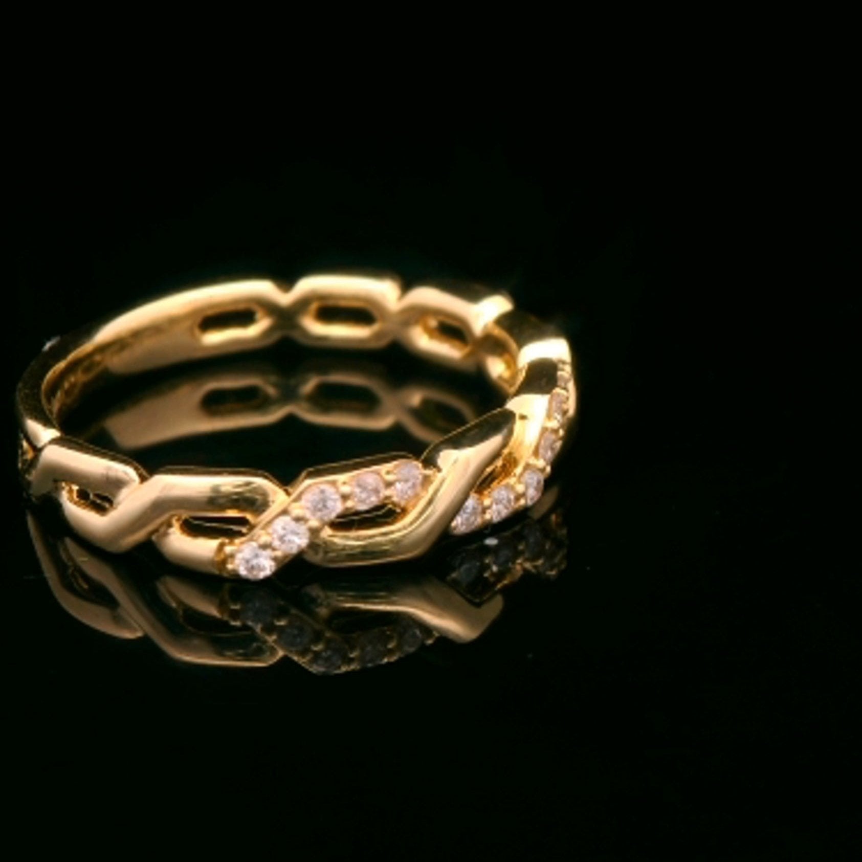 14k Yellow Gold 1/5 CTW Diamond Chain Design Ring