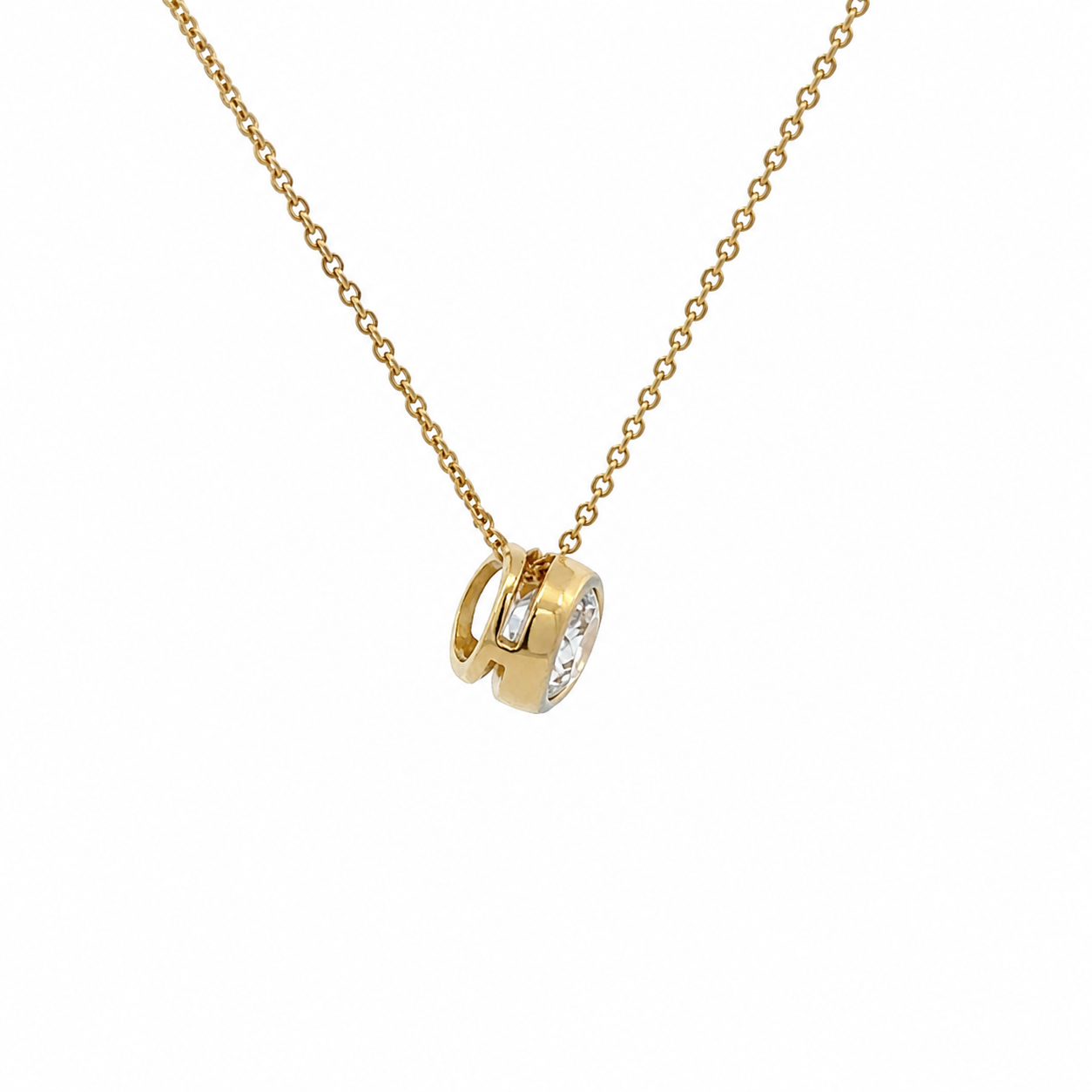 14k YELLOW GOLD DIAMOND NECKLACE ONA WHITE BACKGROUND 