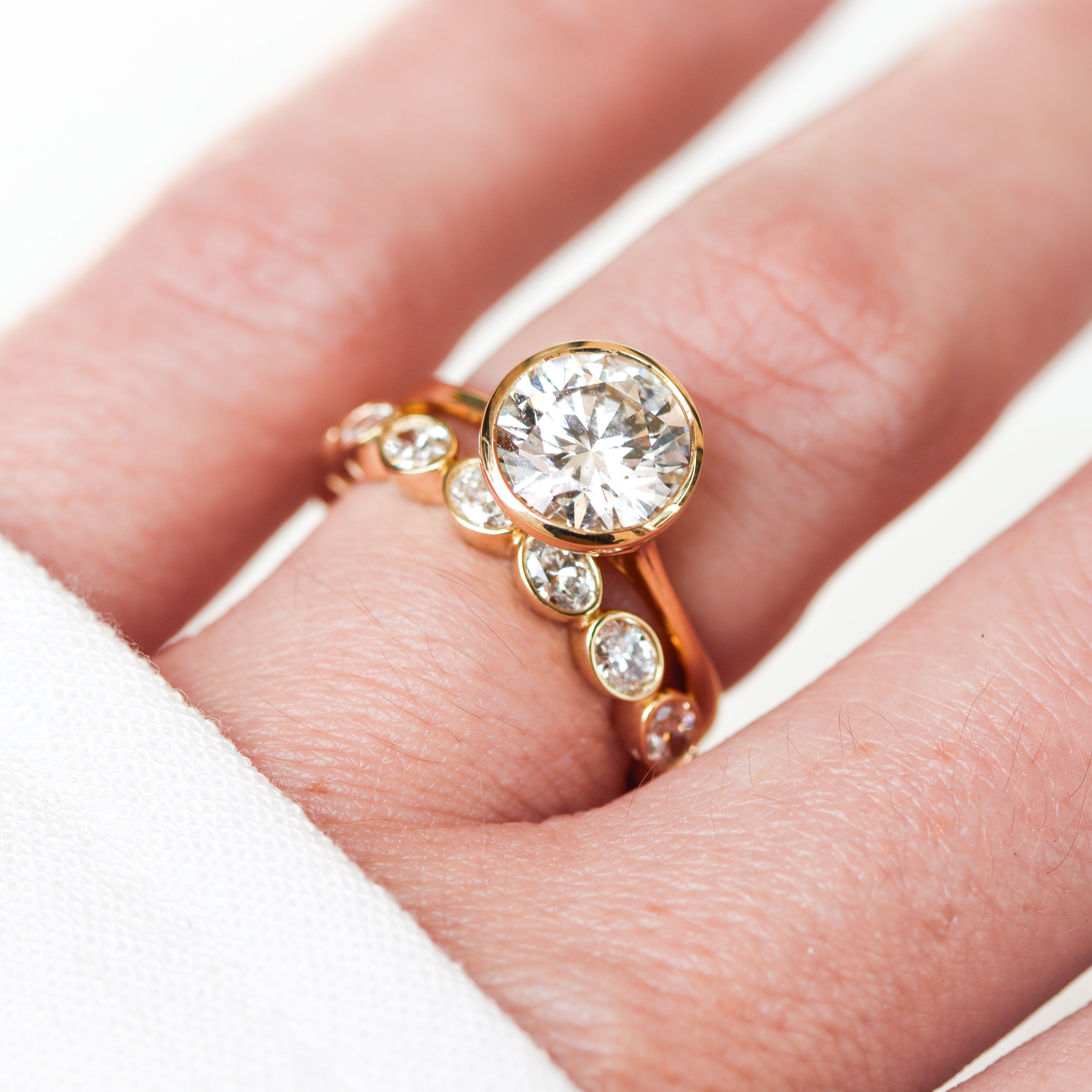 14K Yellow Gold 1CTW. Lab-Grown Diamond Bezel-Set Oval Band