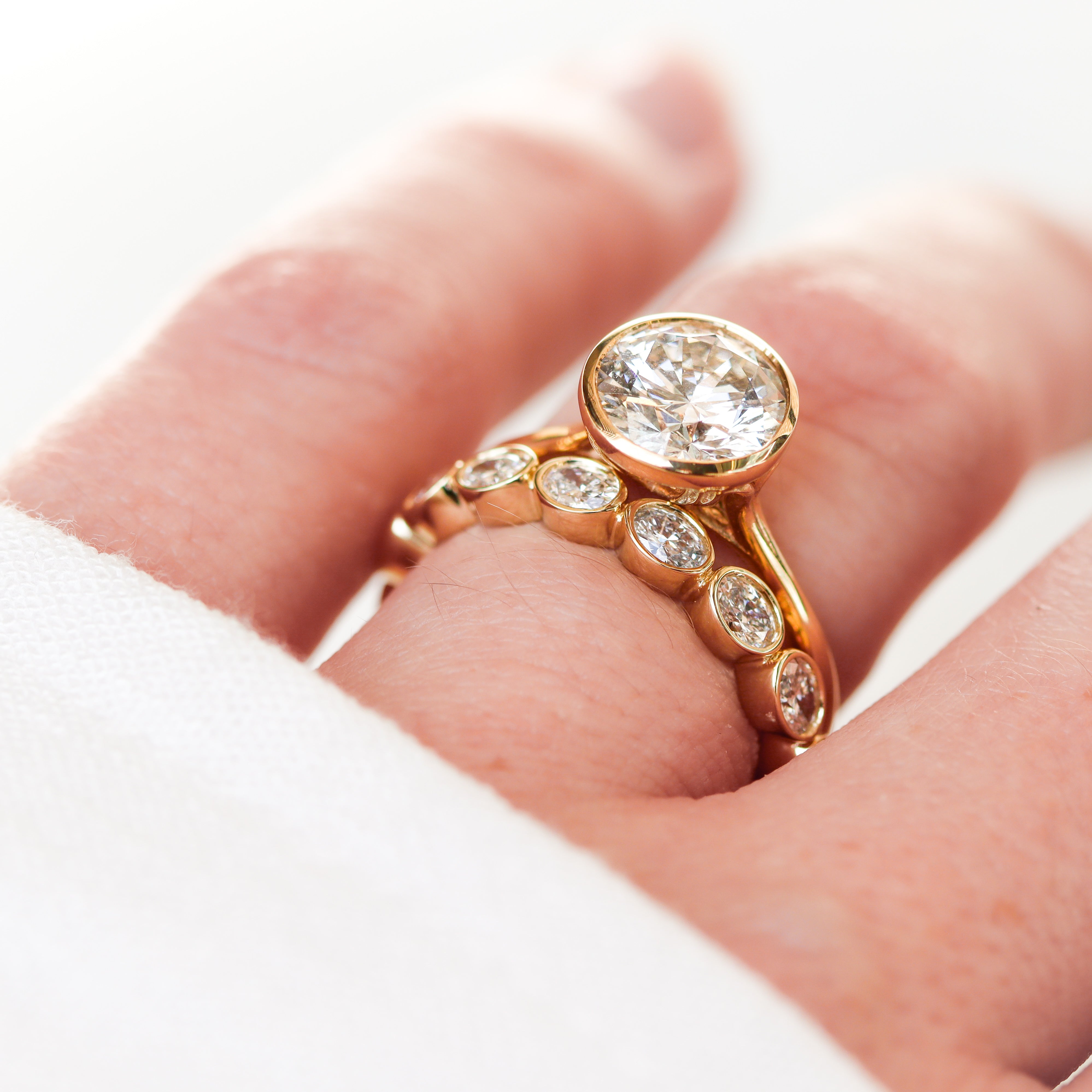 14K Yellow Gold 1CTW. Lab-Grown Diamond Bezel-Set Oval Band