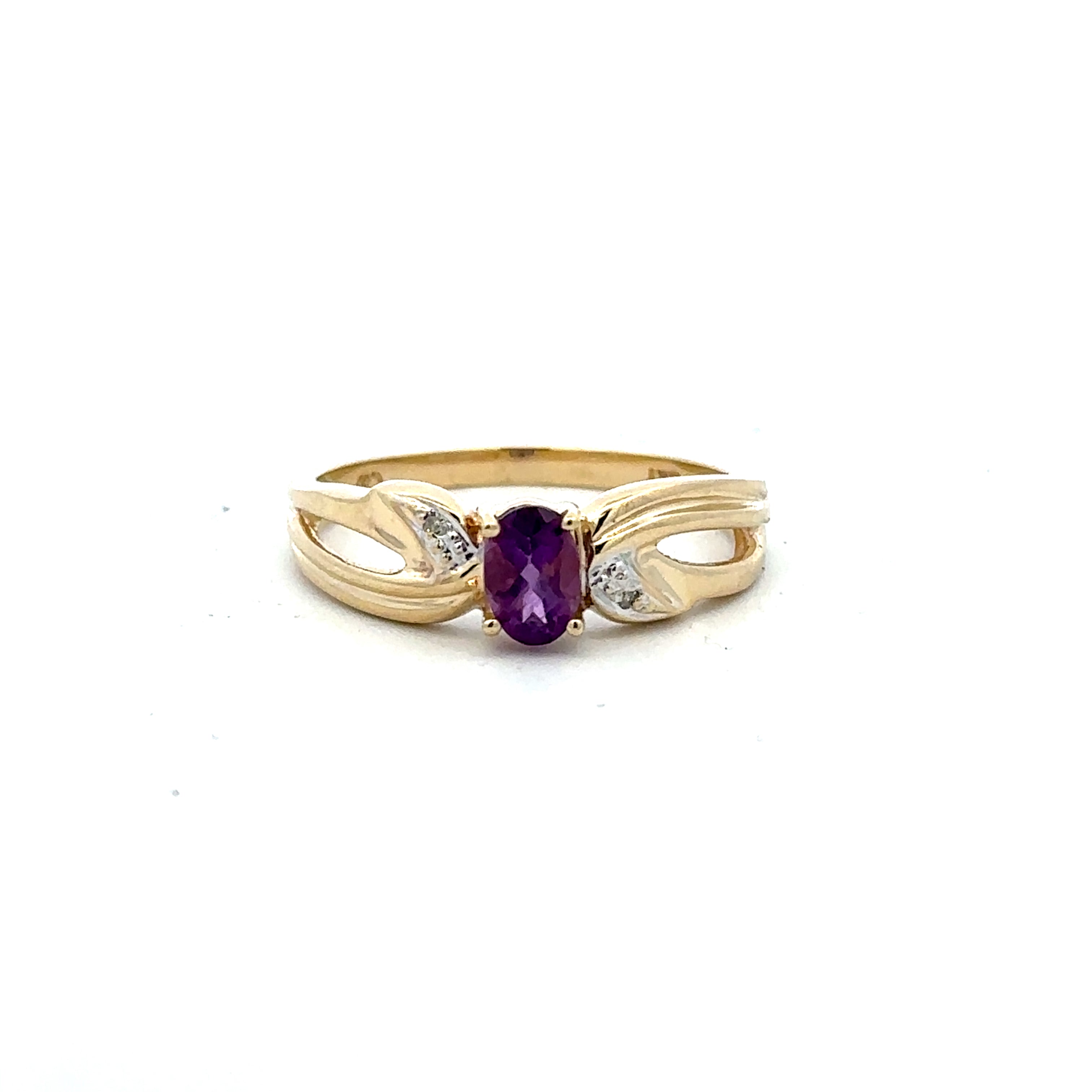 Estate Collection: 10K Yellow Gold Amethyst Fashion Ring