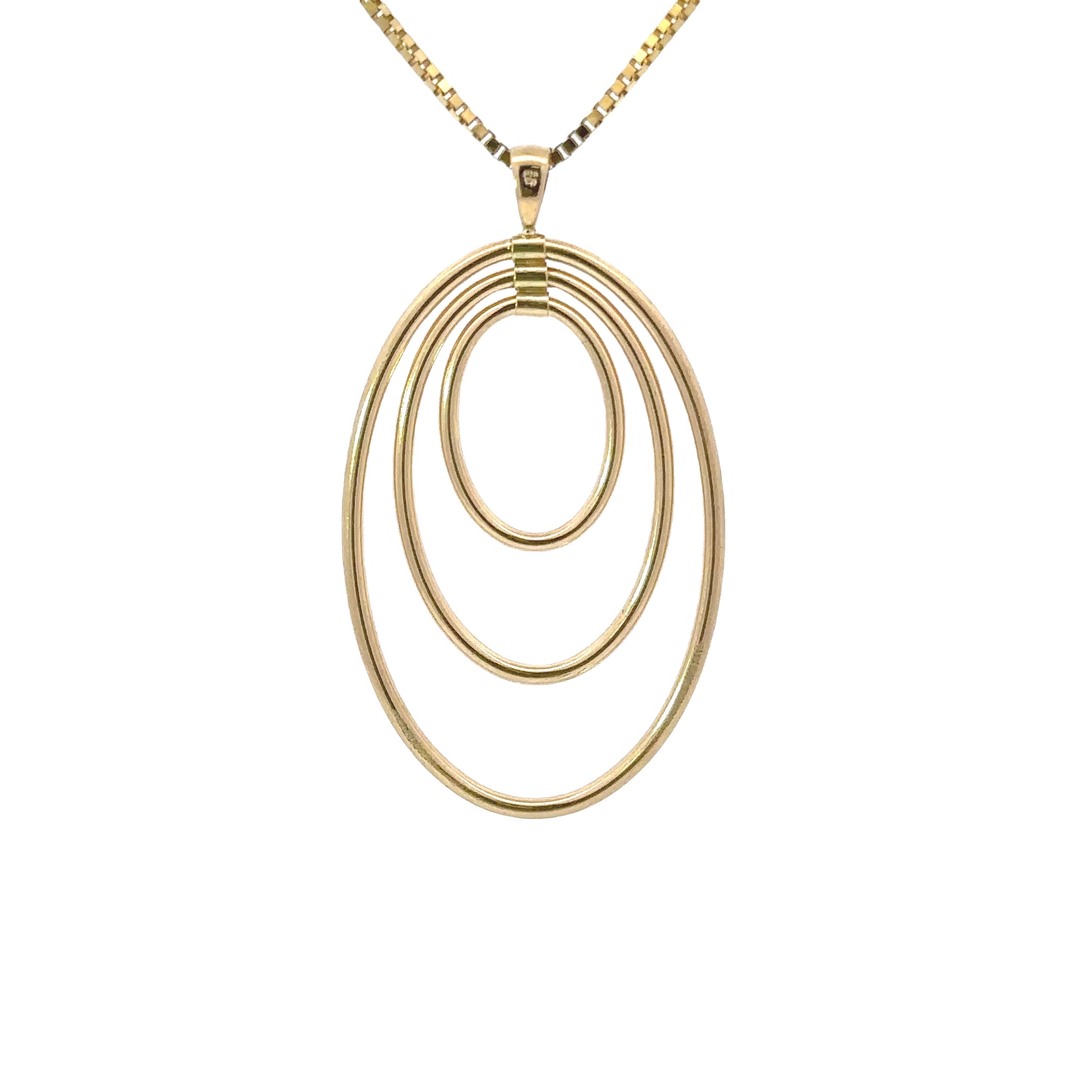 Estate Collection: 14K Yellow Gold Oval Pendant With 16" Chain