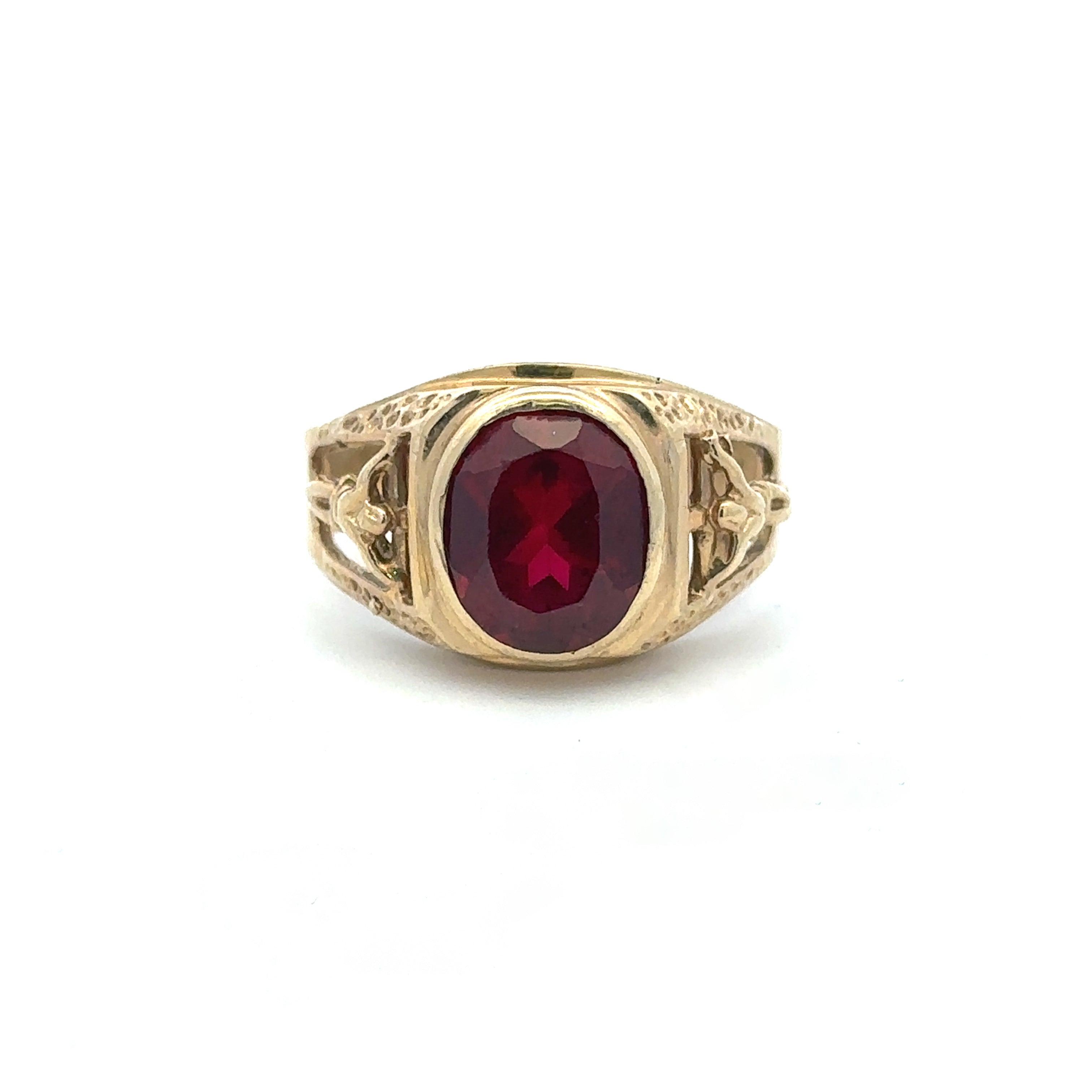 Estate Collection: 14K Yellow Gold Oval Red Stone Men's Ring