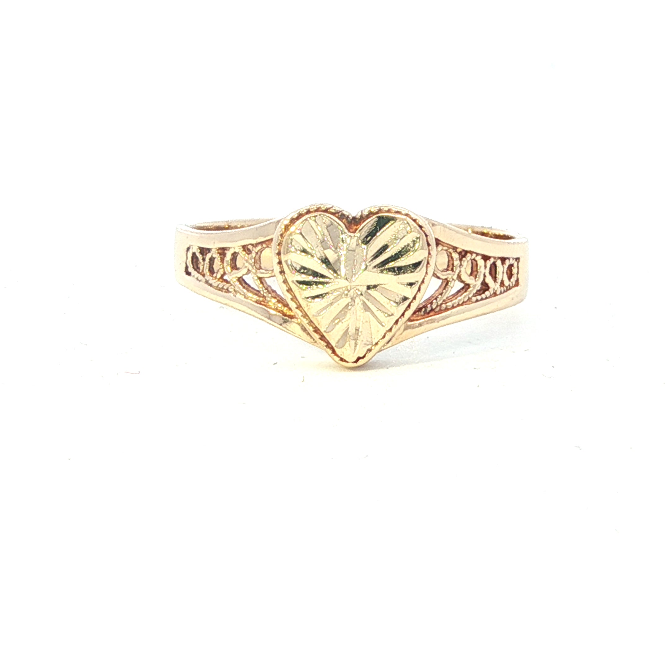 Estate Collection: 10K Yellow Gold Diamond-Cut Heart Filigree Ring