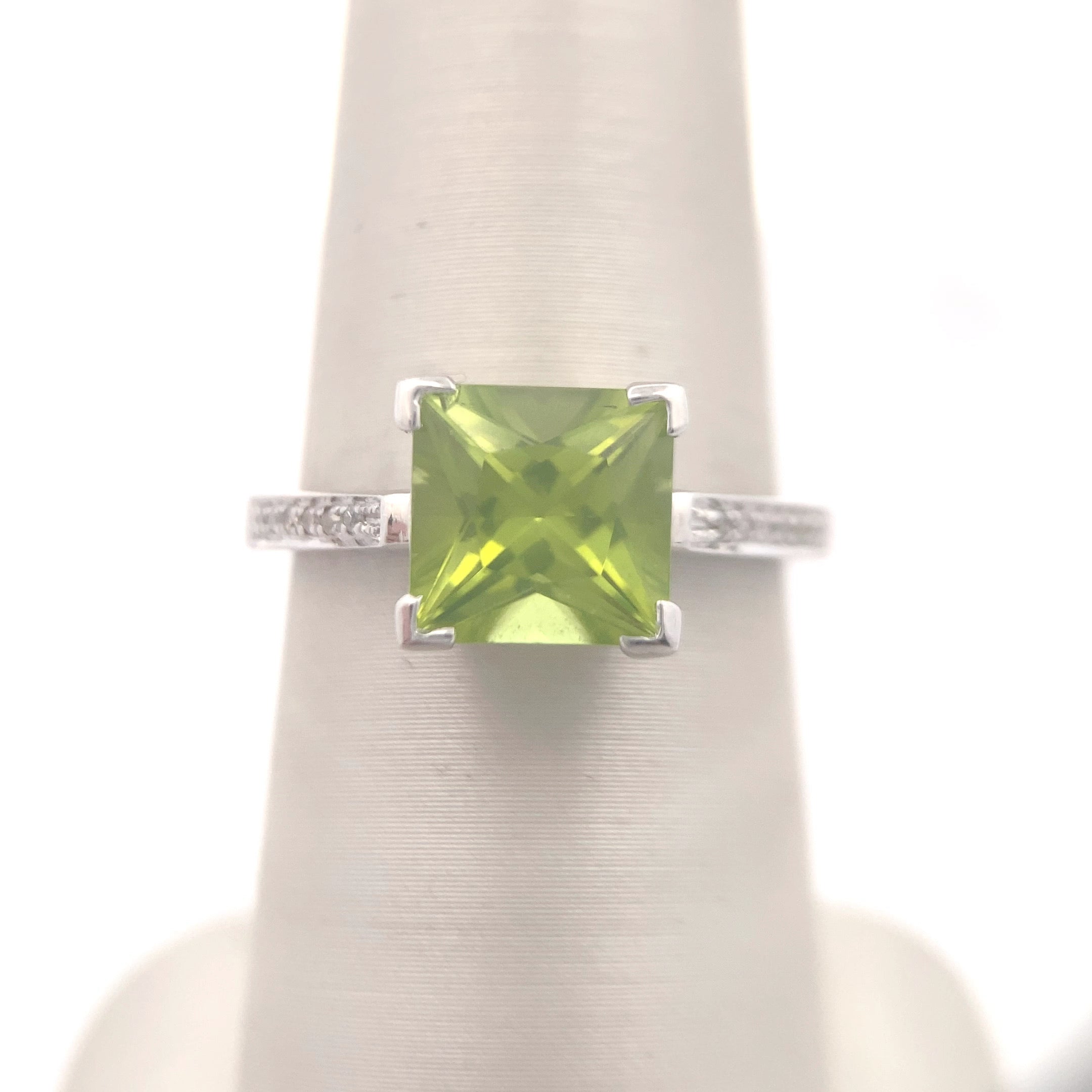 Sterling Silver 1/20CT. Diamond & Princess-Cut Peridot Ring