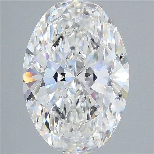 Rotating video of the 4.64-carat oval brilliant lab-grown diamond, showing its face-up facets and side profile; IGI LG803635315, E color, VVS2 clarity.