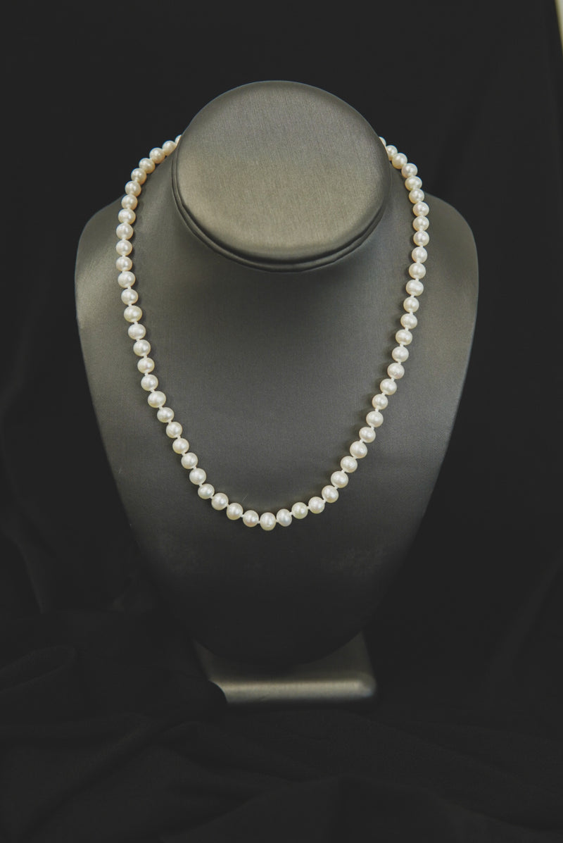Lot A Single Strand Cultured Pearl Necklace, The Pearls Of, 49% OFF